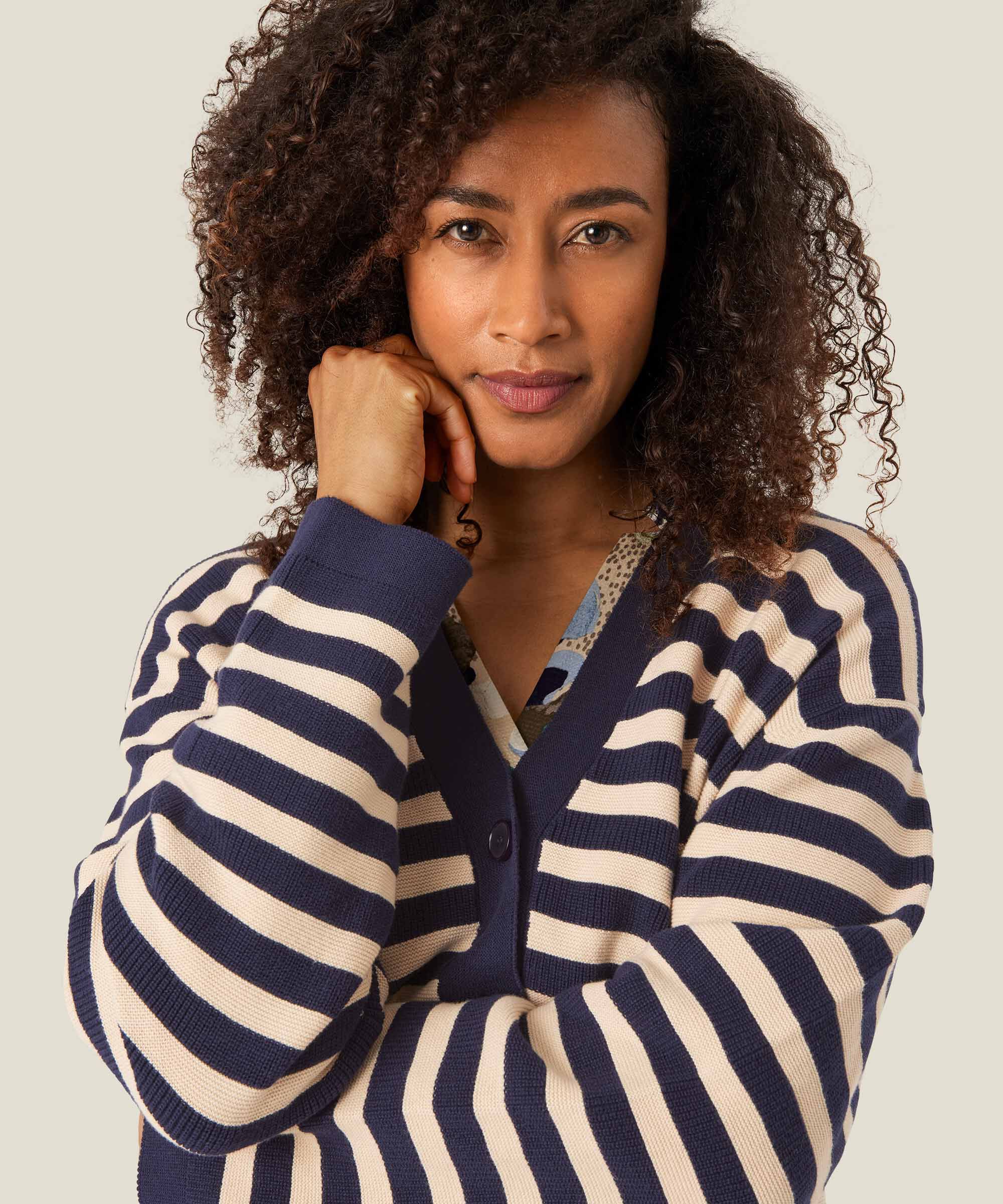 Gestreifter Cardigan aus Baumwolle, Maritime Blue