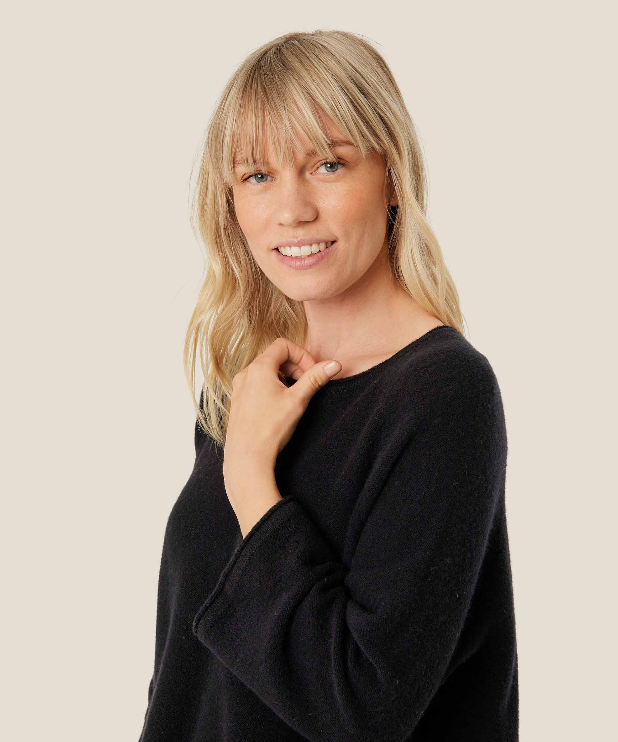 Wollstrickpullover mit 3/4-Ärmeln, Black