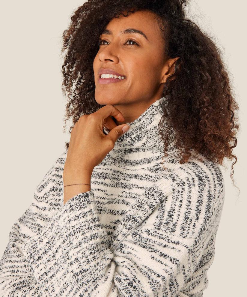 Strickpullover mit hohem Kragen und gerippten Kanten, Black