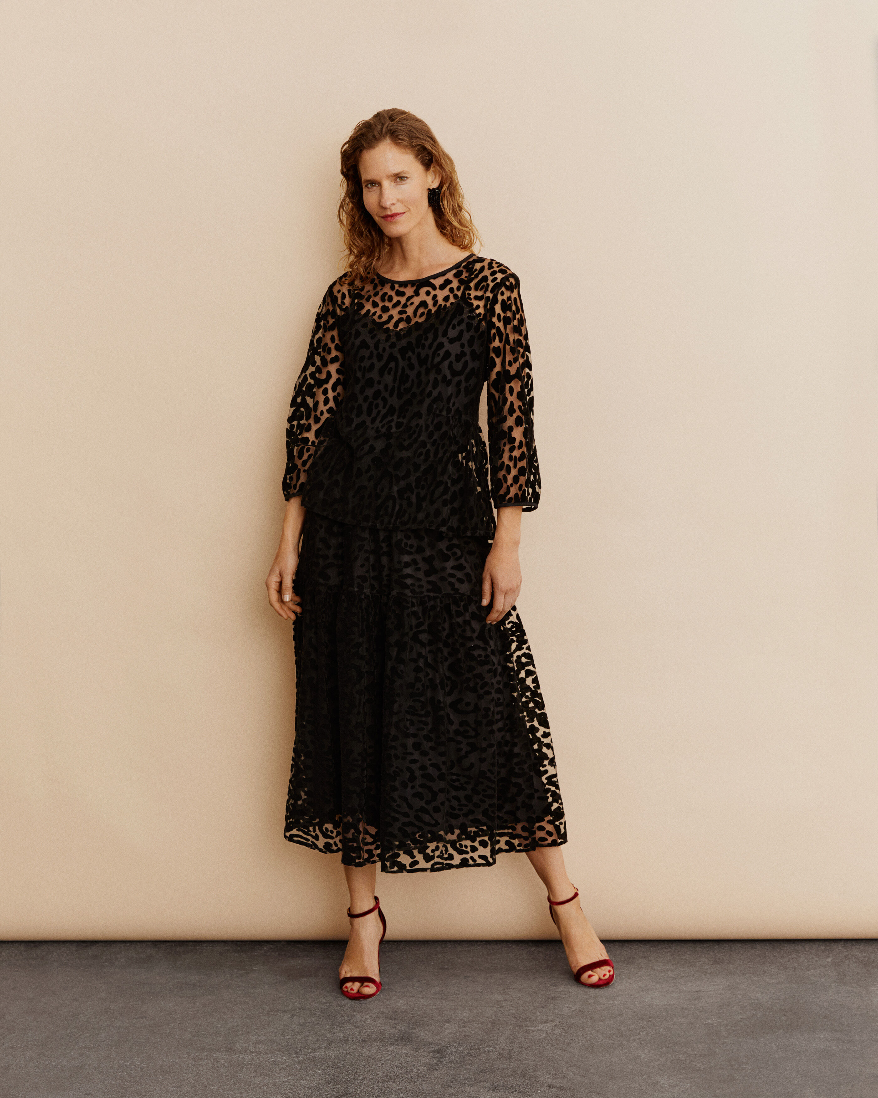 Rock aus weichem T&uuml;ll mit eingewebtem Muster, Black