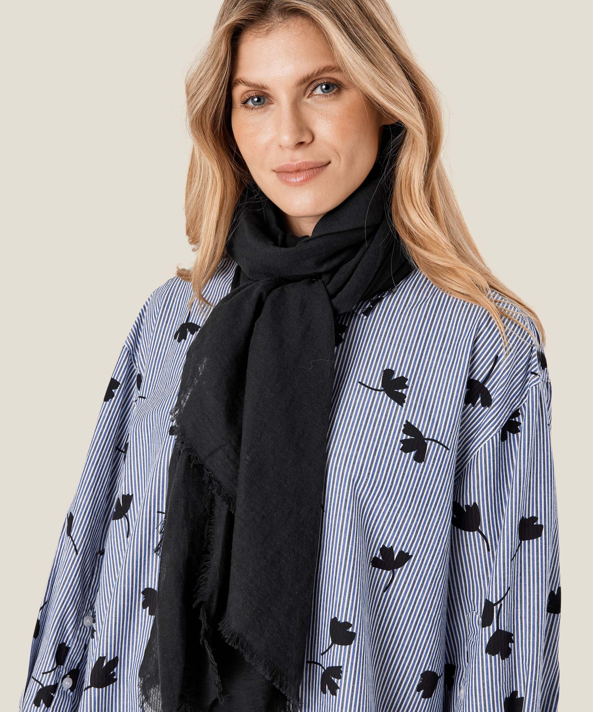 Schal Aus Weicher Baumwolle, Black