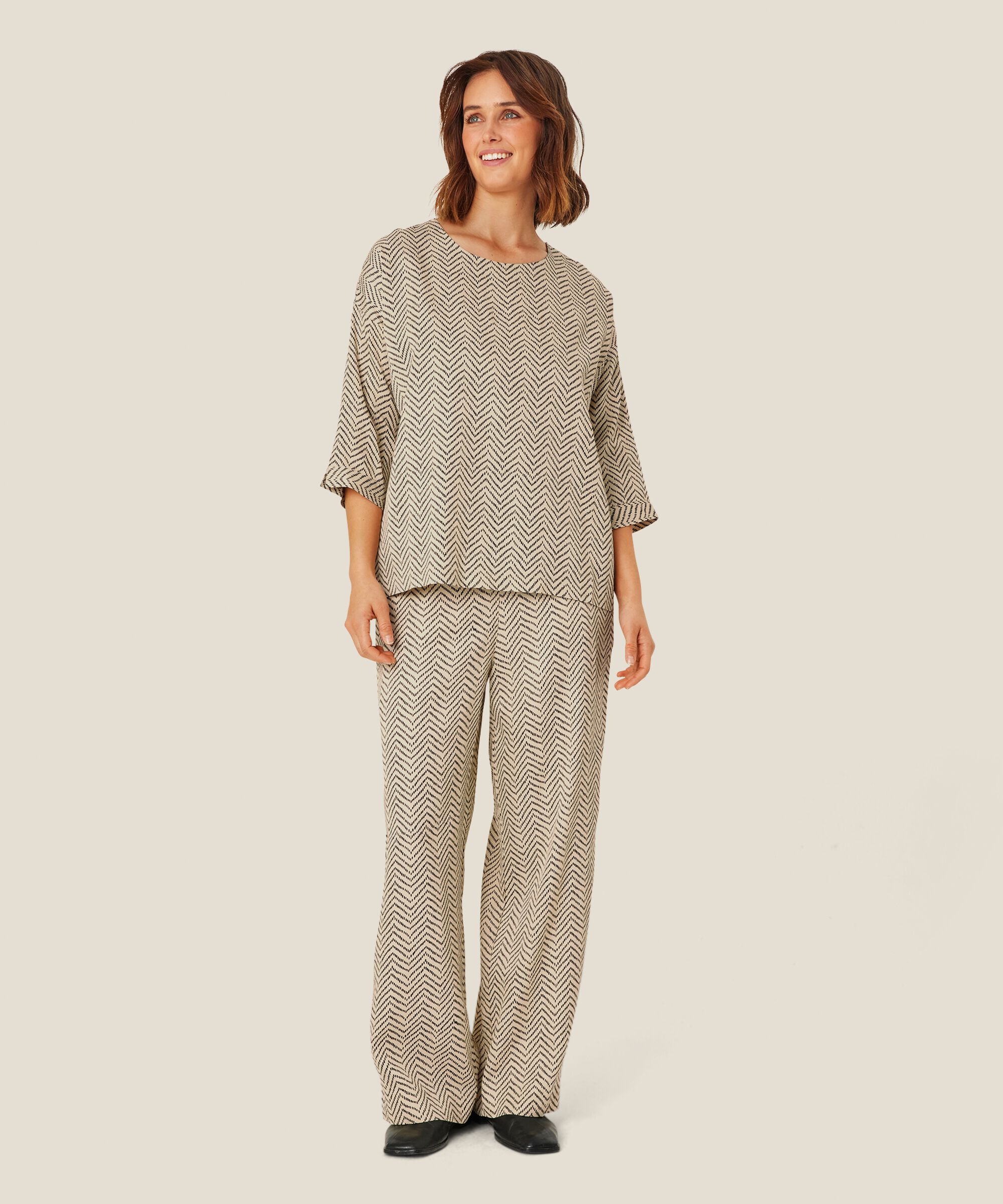 Bedruckte Hose aus Viskose mit elastischem Bund, Fog