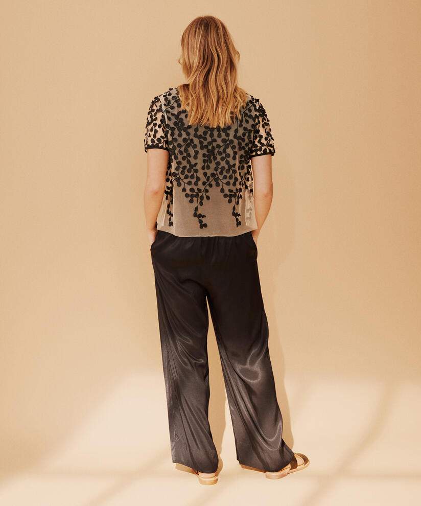 transparente Bluse mit aufgesetzten Blumen, Toast Almond