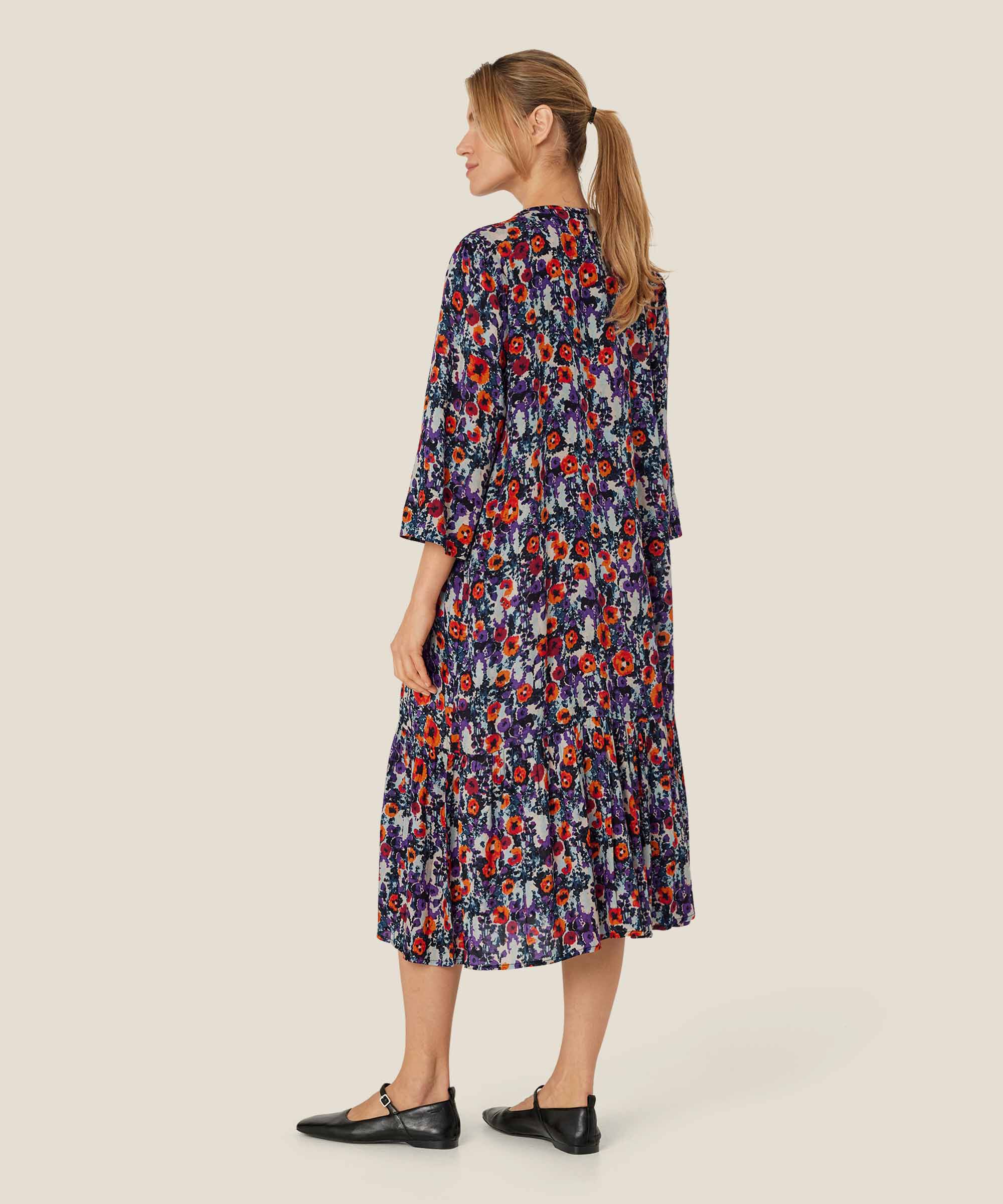 Geblümtes Viskosekleid mit Bindebändern und Eingrifftaschen, Meadow Violet