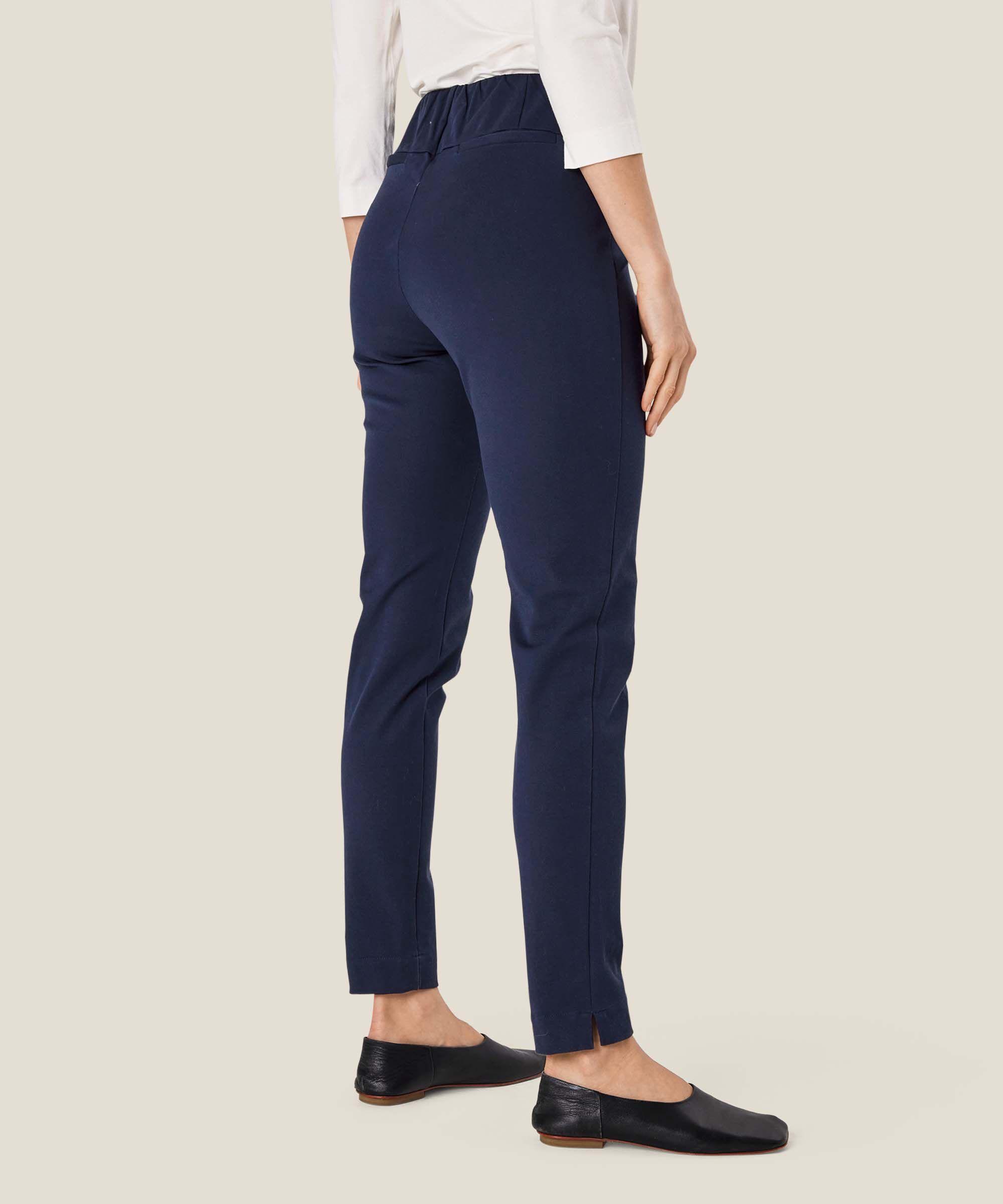 Eng anliegende Hose aus Baumwollstretch, Navy