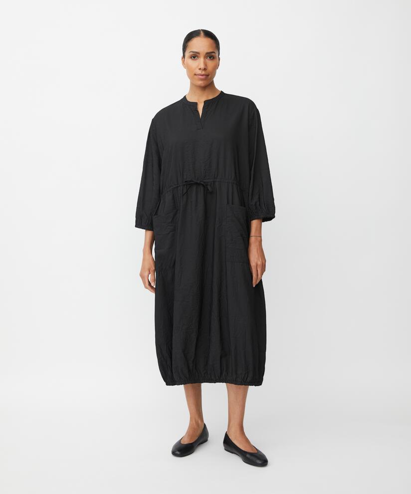 Viskosekleid mit elastischem Saum und Bindeband, Black