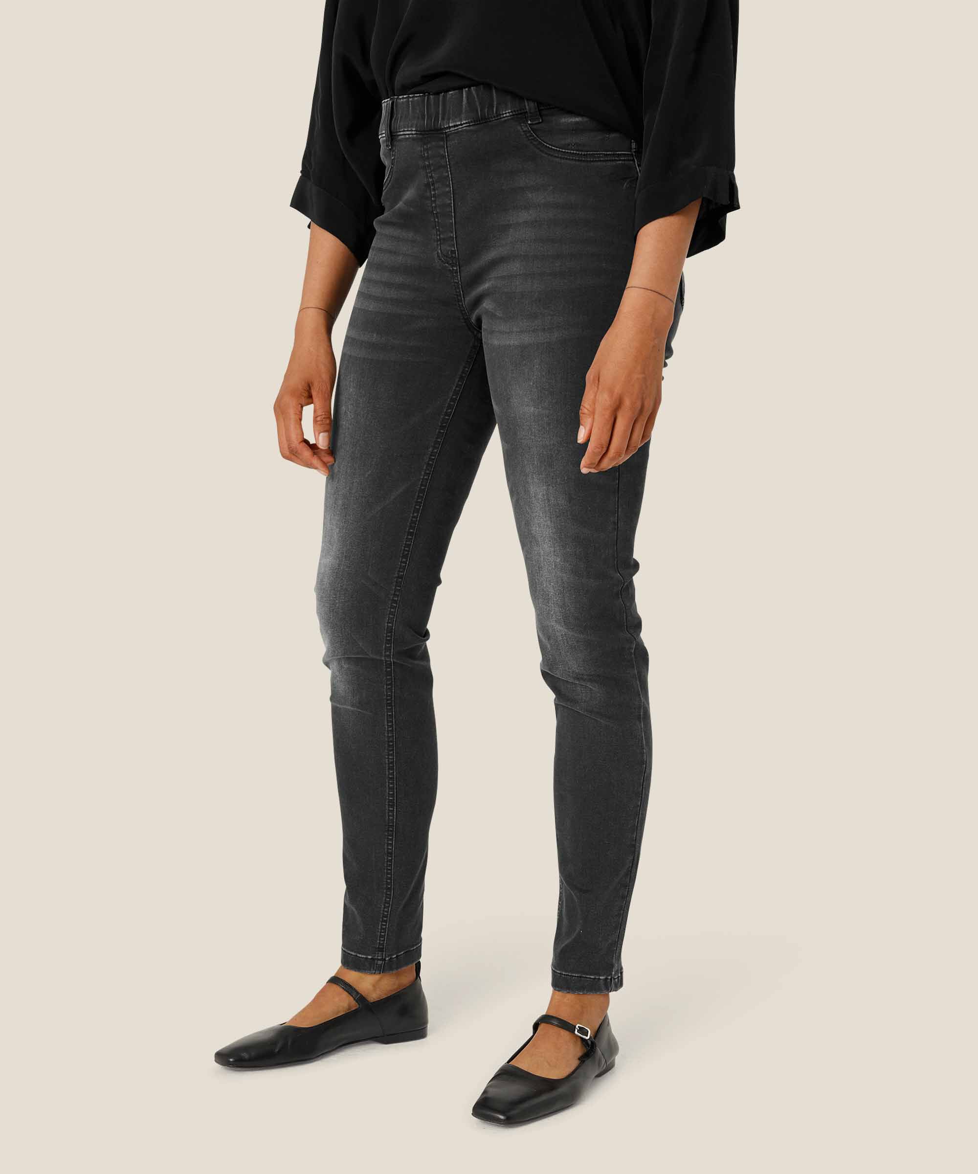 gewaschene Jeans mit Stretch, Black