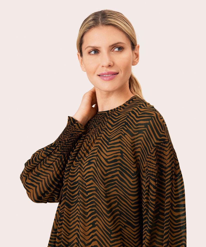 Bine Bluse, Monk's Robe