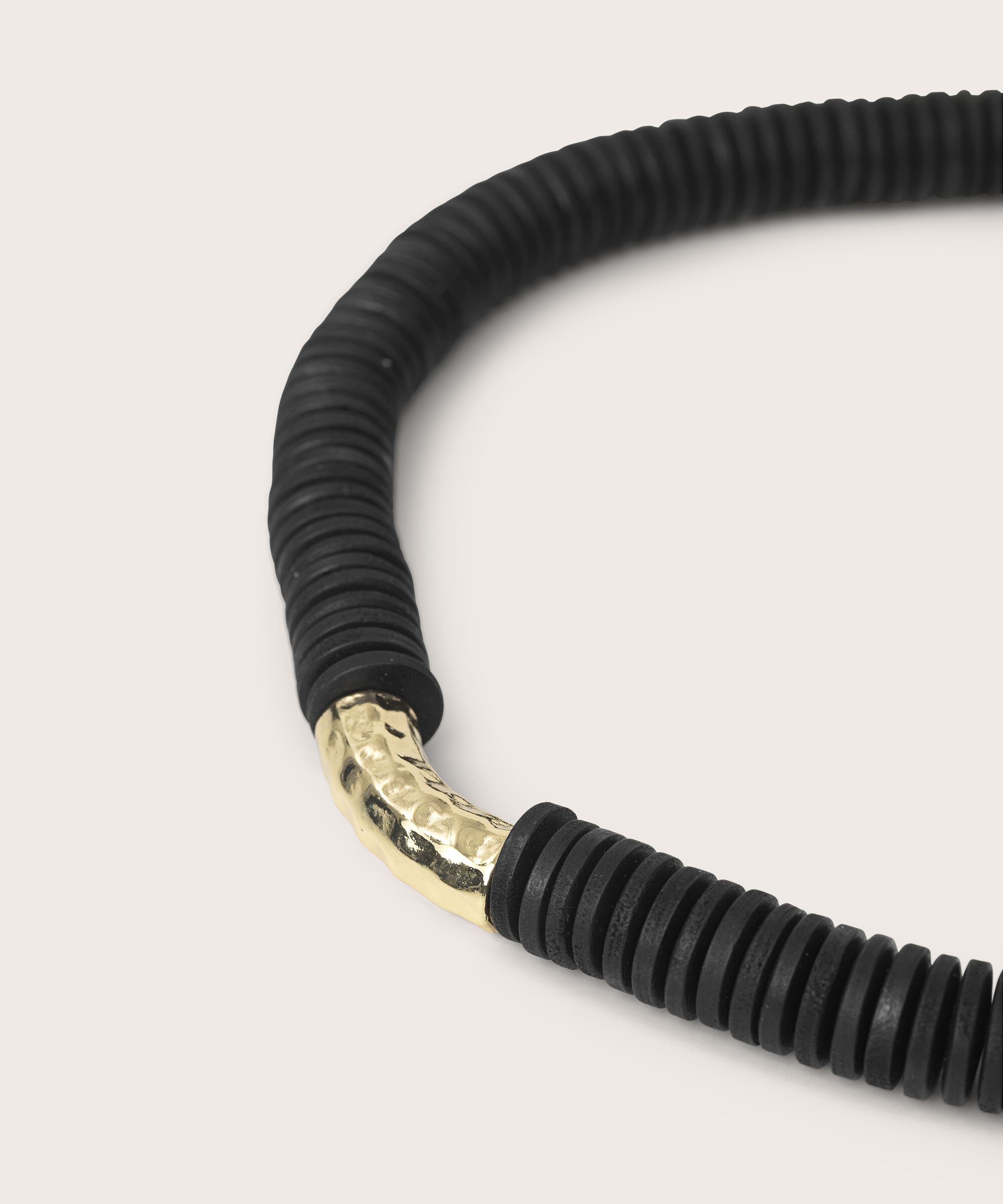 Rabail Halskette, Black