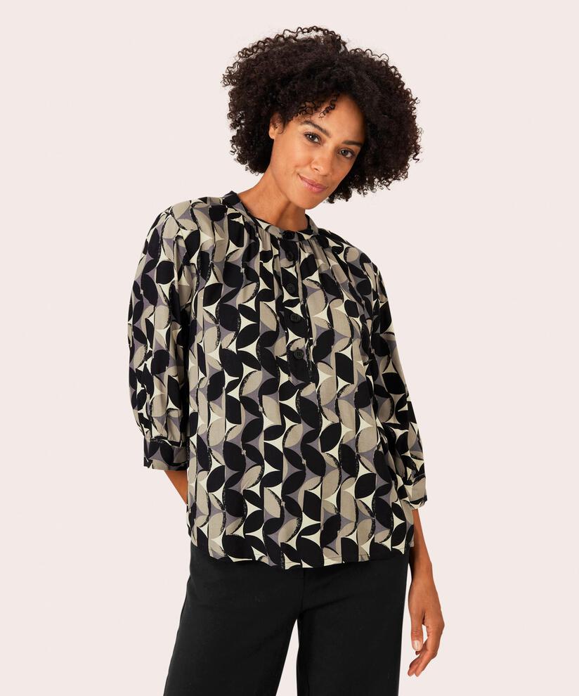 Delly Bluse, Volcanic