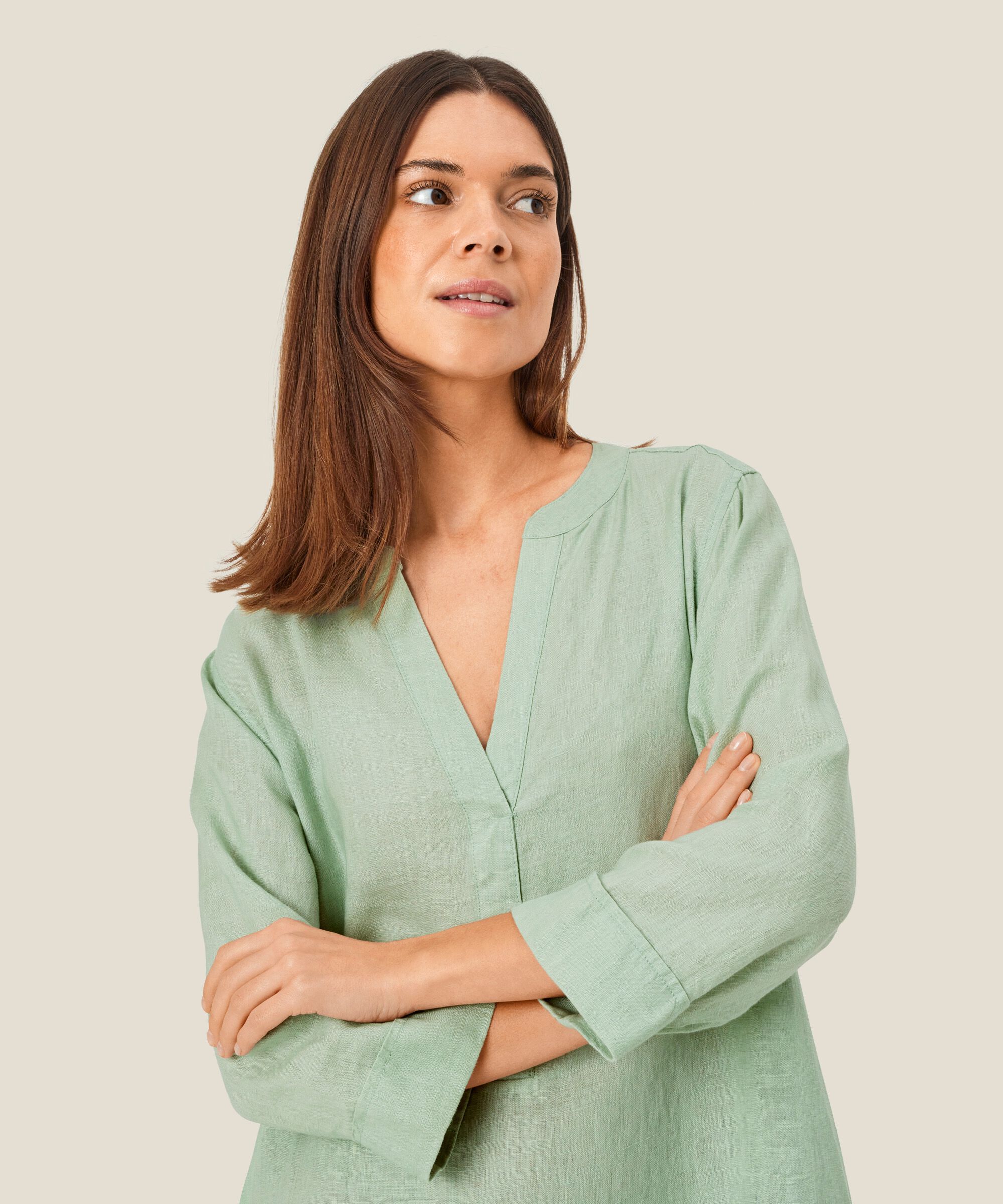 Leinenkleid mit V-Ausschnitt und Eingrifftaschen, Frosty Green