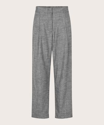 Hose mit Gummizug hinten und Leistentaschen hinten, Black