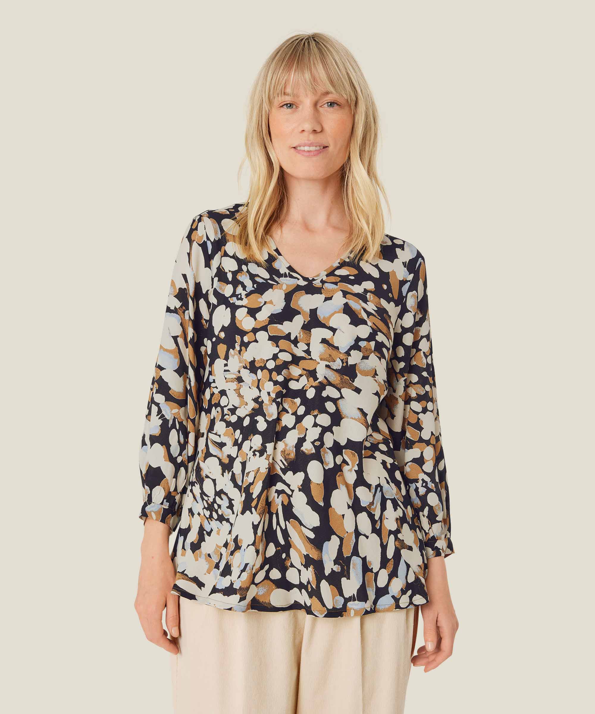Bedruckte Viskosebluse mit V-Ausschnitt, Chipmunk