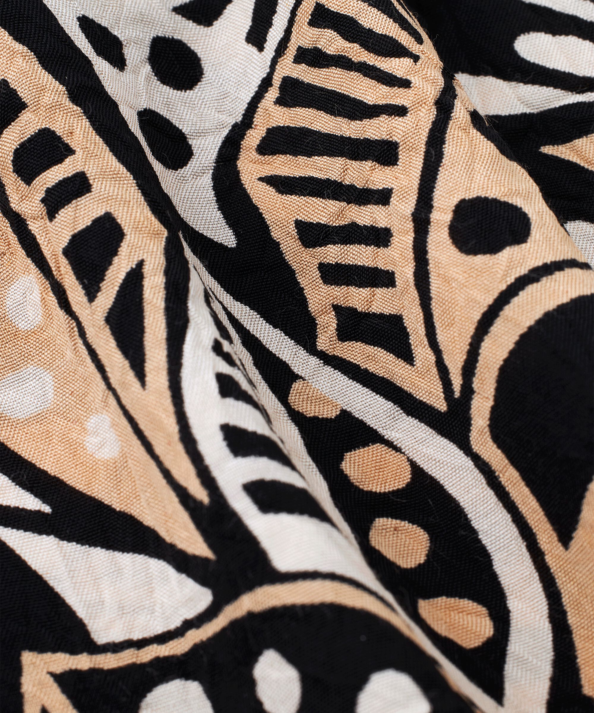 Along Tuch, Travertine