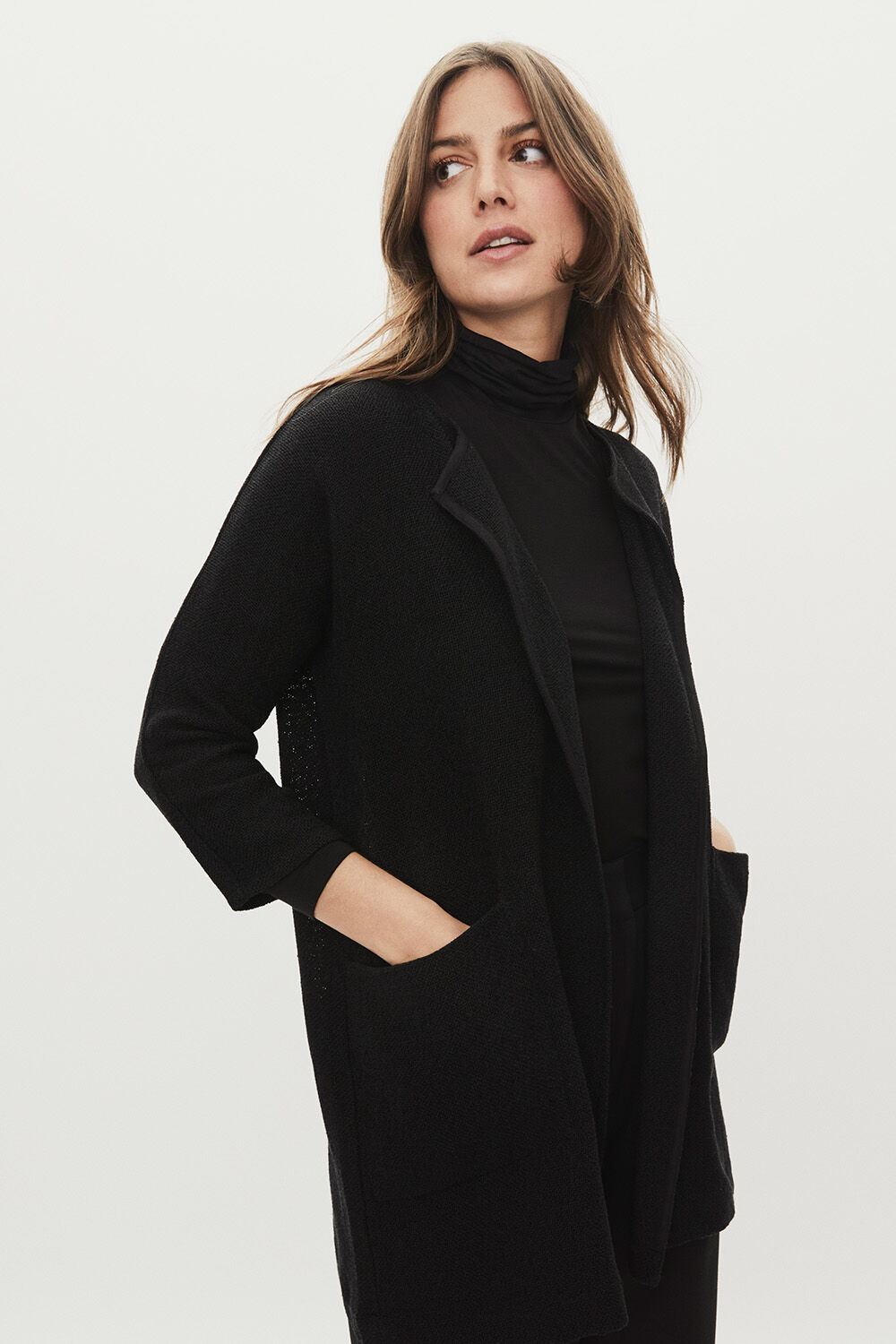 Lange Jacke Aus Boucl&eacute; - Black, Rollkragenbluse Aus Weichem Jersey - Black, klassische lange Hose mit Bundfalten und B&uuml;gelfalten - Black