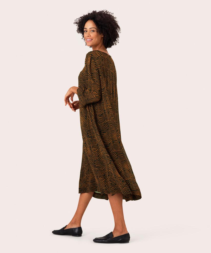 Nabia Kleid , Monk's Robe