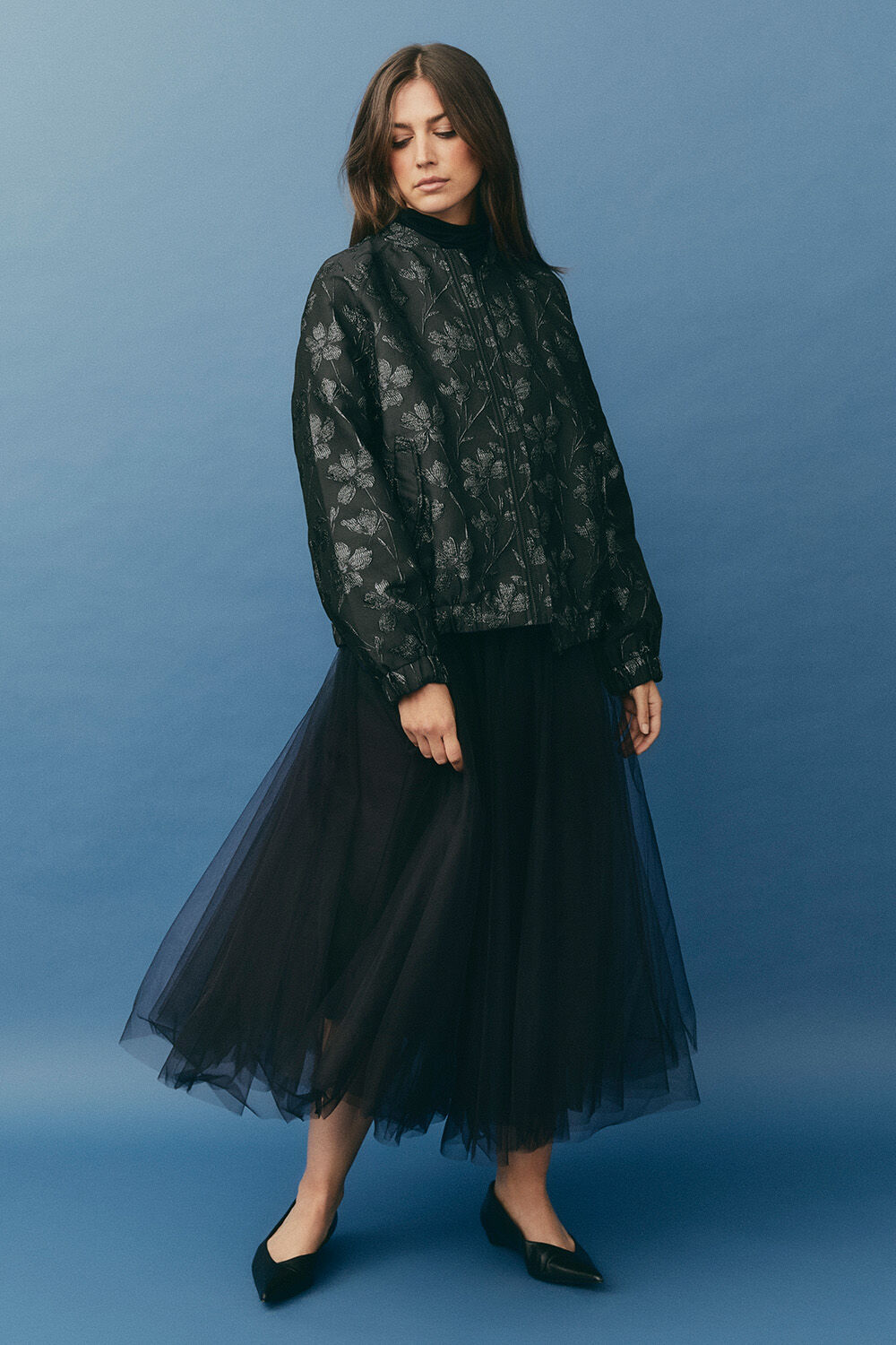 Jacke mit Rei&szlig;verschluss und Blumenstickerei - Black, Rock aus weichem T&uuml;ll mit elastischem Bund - Black, Rollkragenbluse Aus Weichem Jersey - Black