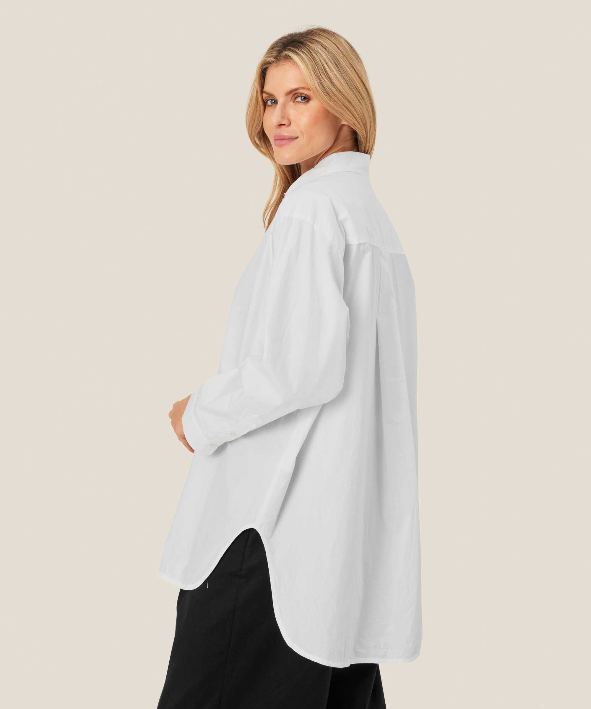 Baumwollhemdbluse Mit Abgerundeten Kanten Und Längerem Rücken, White