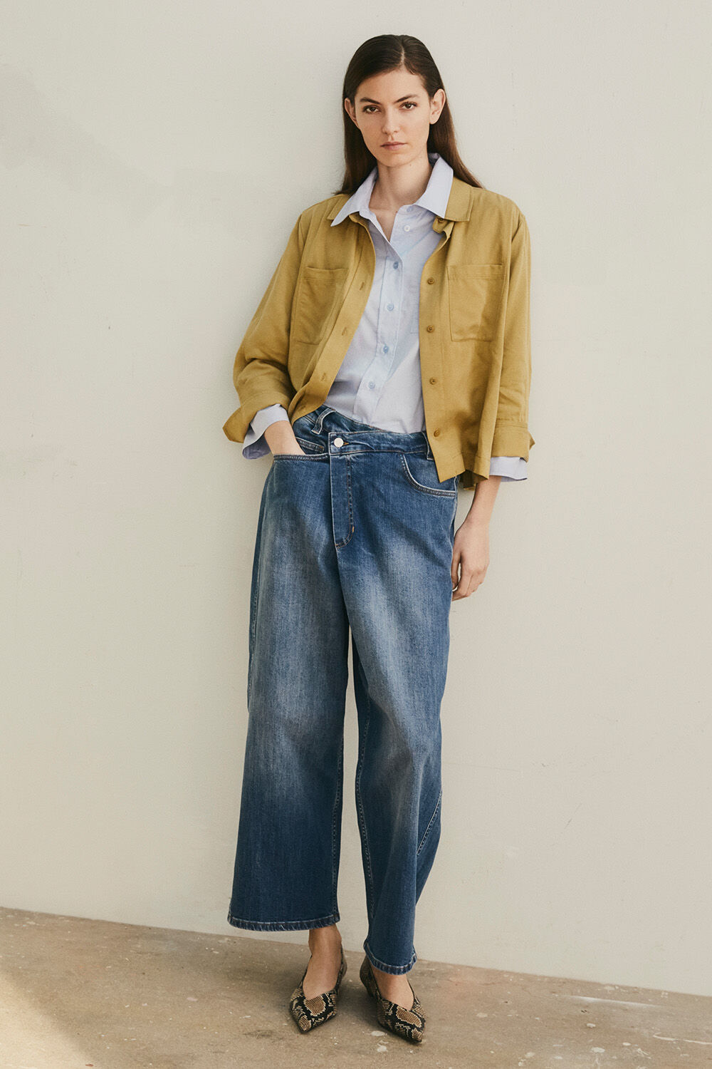 Hemdjacke aus Leinenmix mit 3/4-&Auml;rmeln - Fennel Seed, Baumwollhemd mit 3/4-&Auml;rmeln und Brusttasche - Zen Blue, Verk&uuml;rzte Baumwolljeans mit Wickelverschluss - Medium Denim