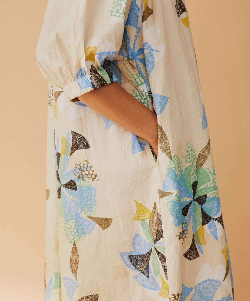 Gemustertes Baumwollkleid mit elastischem Saum am Hals, Marina