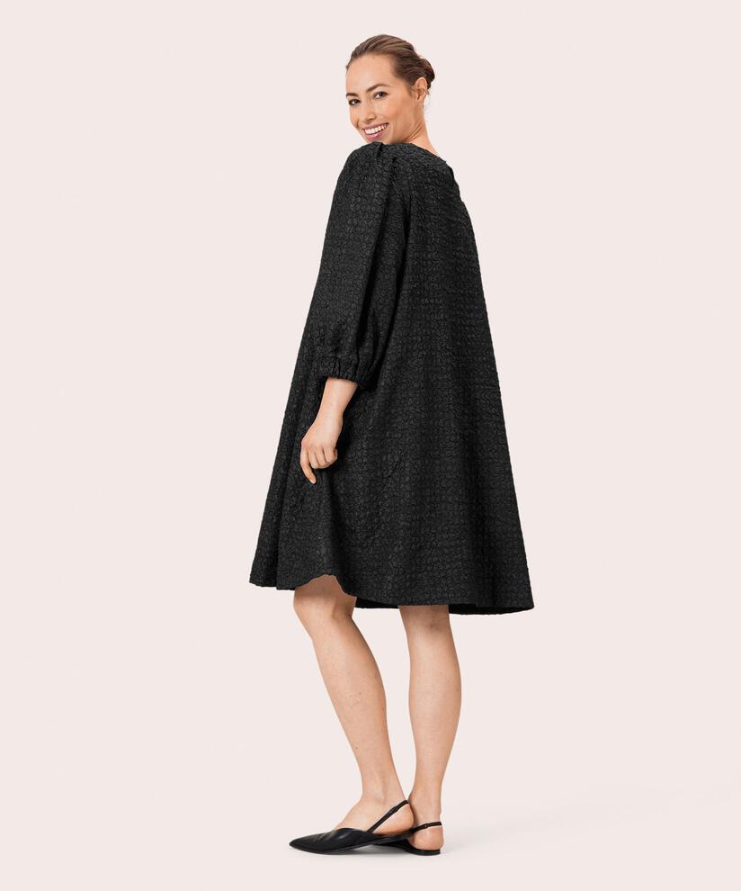 NIRISA KLEID, Black