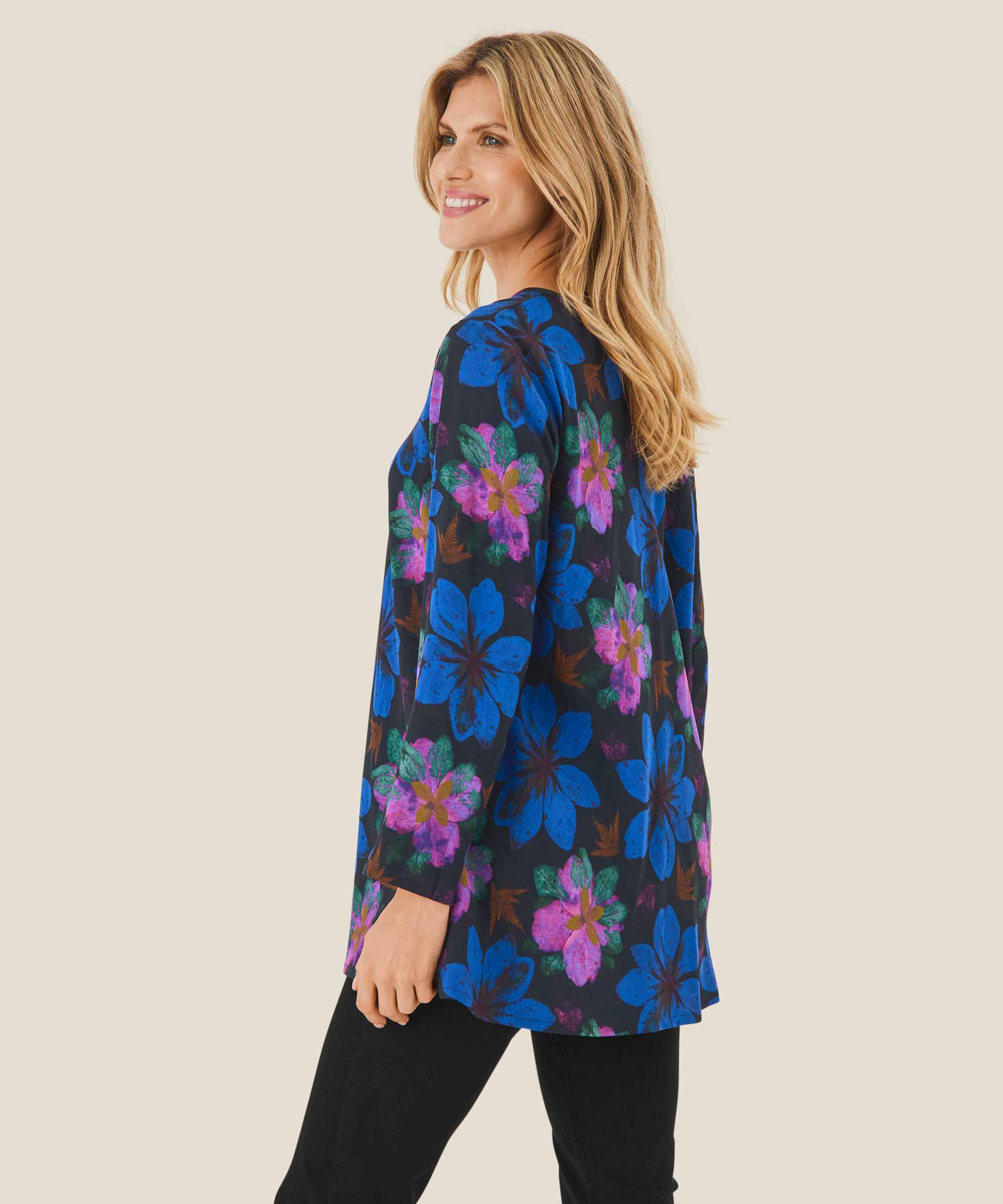 Viskosebluse mit Rundhalsausschnitt, Wild Aster
