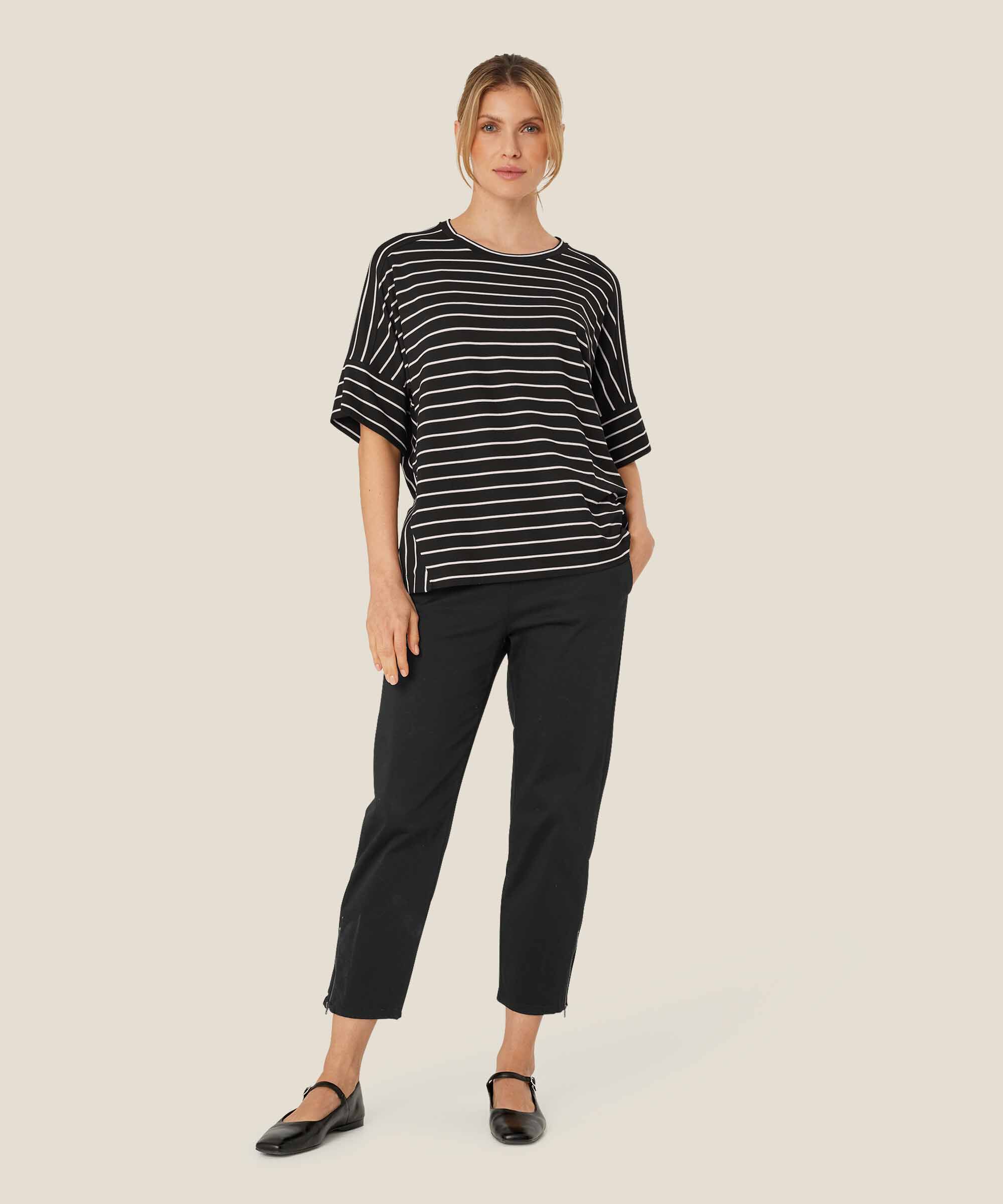 Gestreiftes T-Shirt mit Rundhalsausschnitt, Black