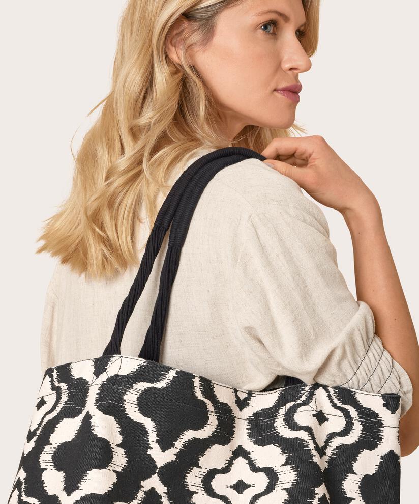 ROY TASCHE, Black