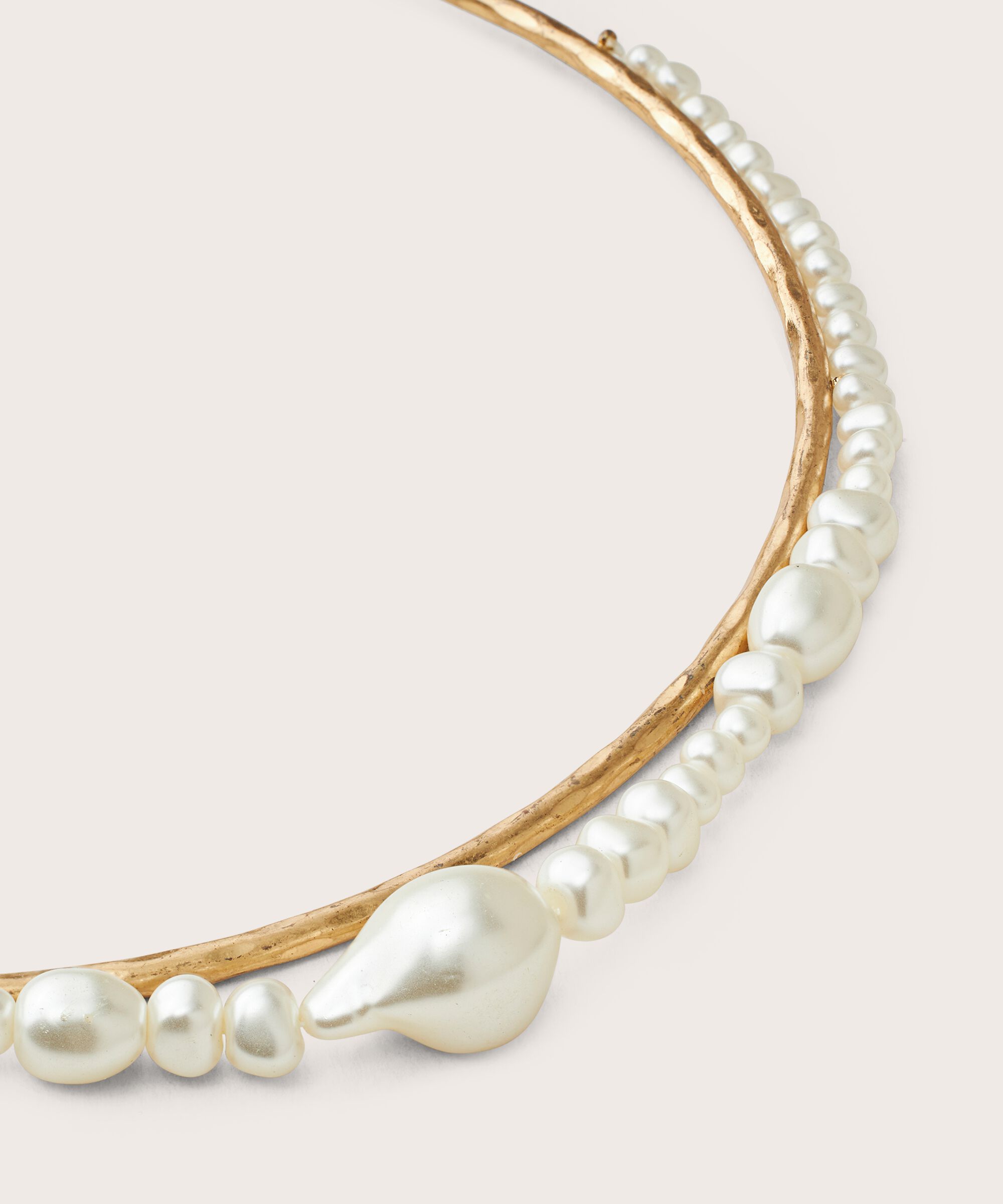 Halskette mit Kunstperlen, Gold