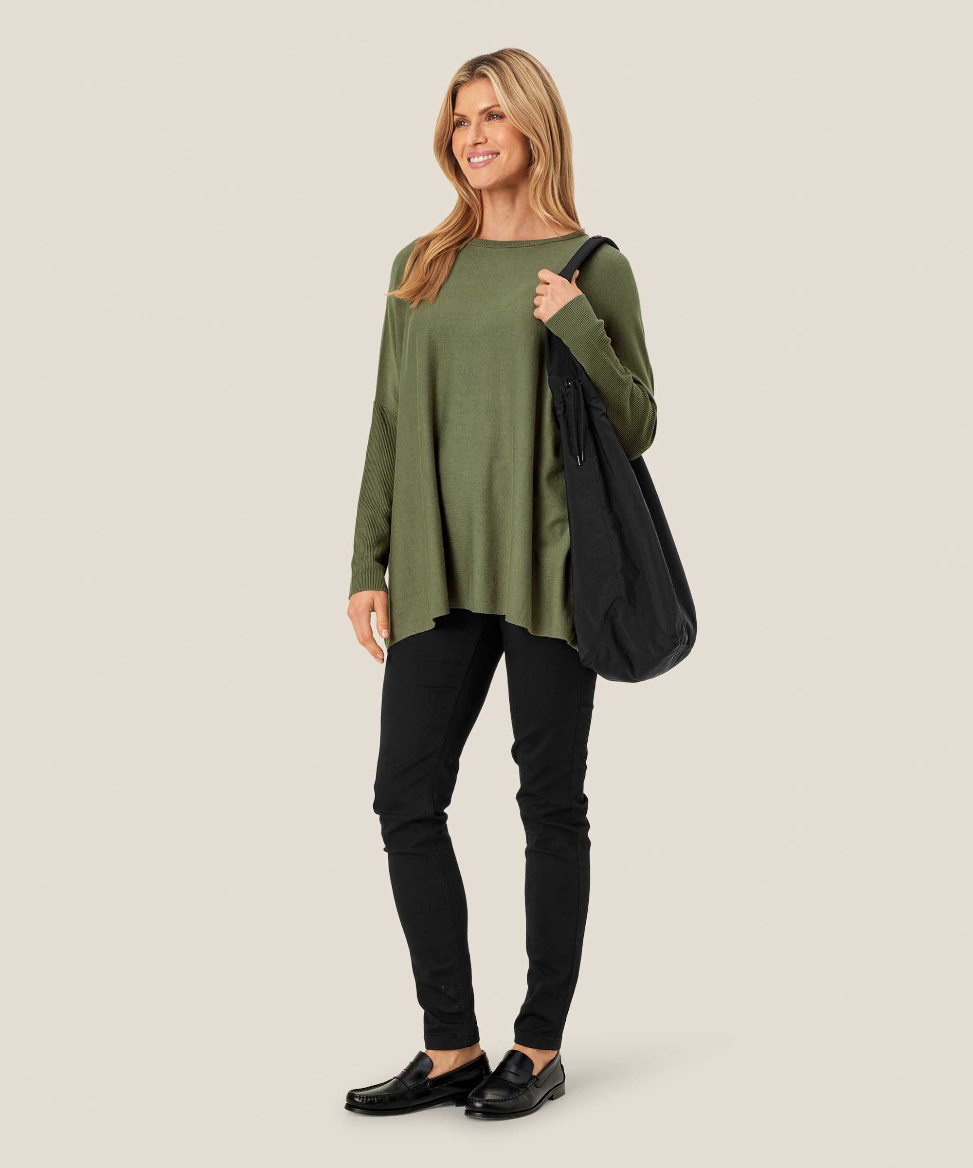 Tasche mit breitem Schultergurt und Reißverschluss, Black