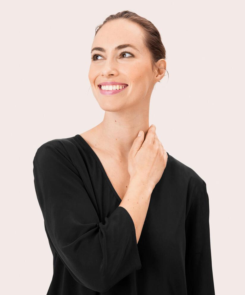 Kata Bluse, Black