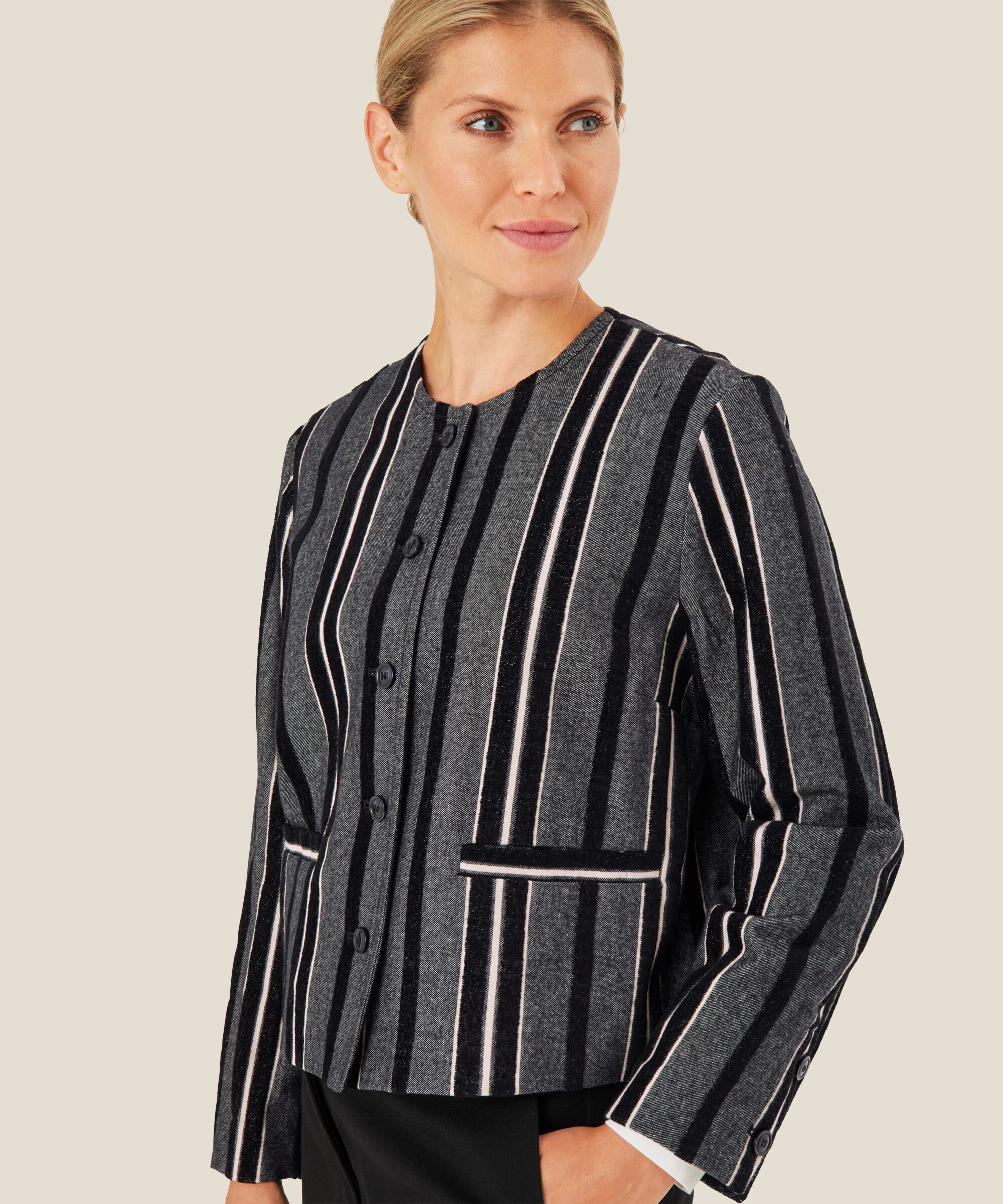 kurze gestreifte Jacke mit Futter, Black