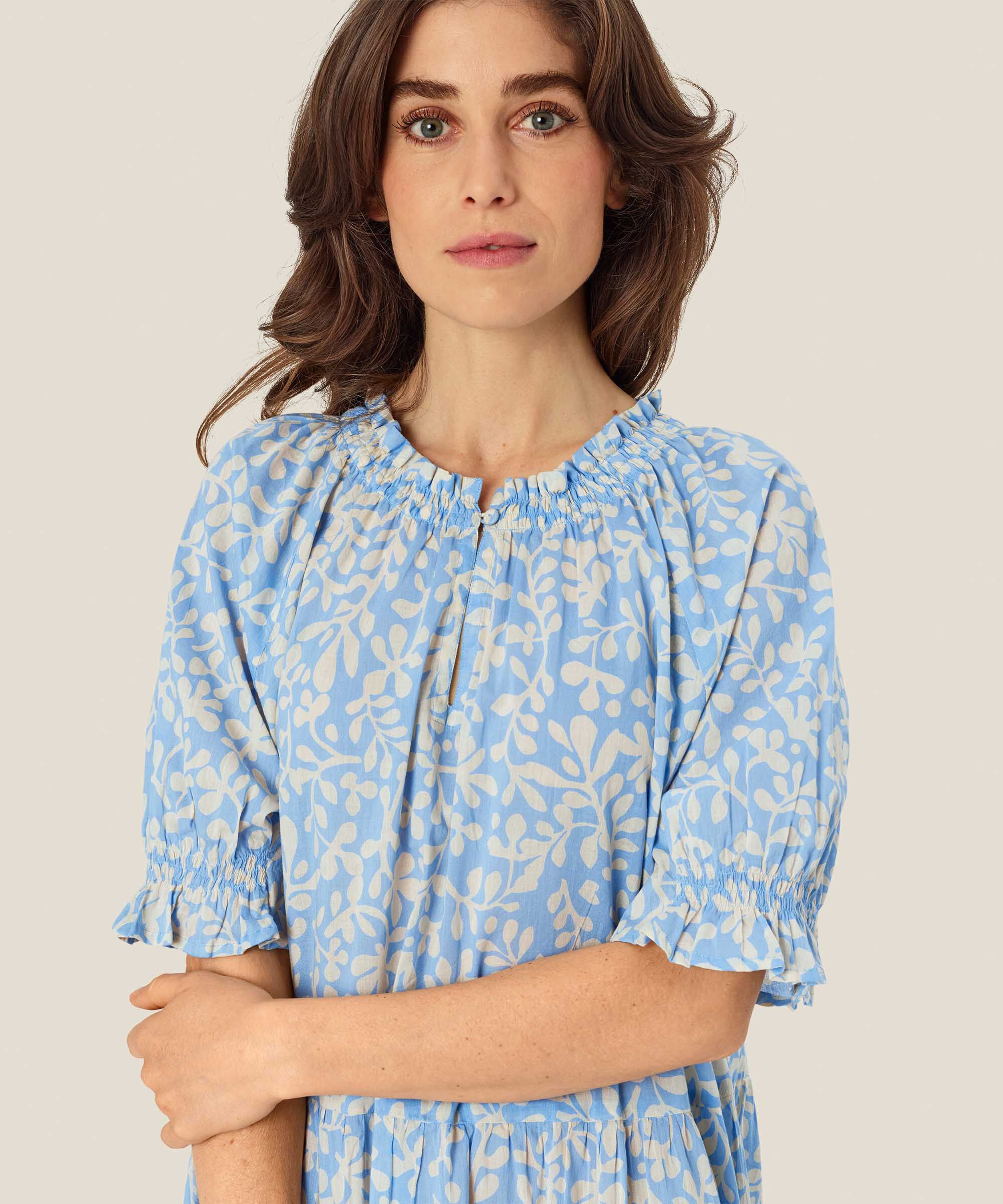 bedrucktes Baumwollkleid mit kurzen Ärmeln, Della Blue