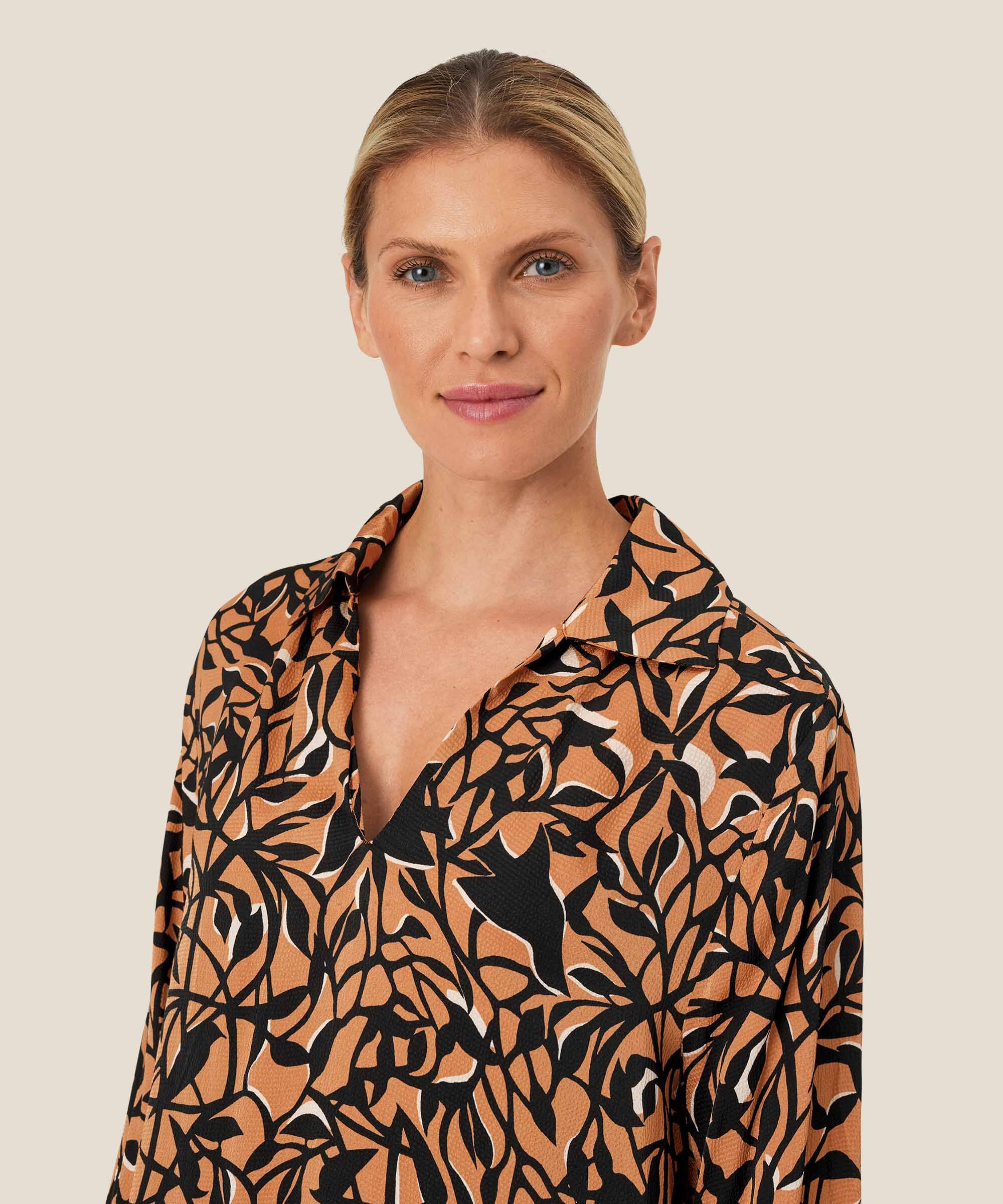 Bedruckte Viskose-Tunika mit langen Ärmeln, Bisquit