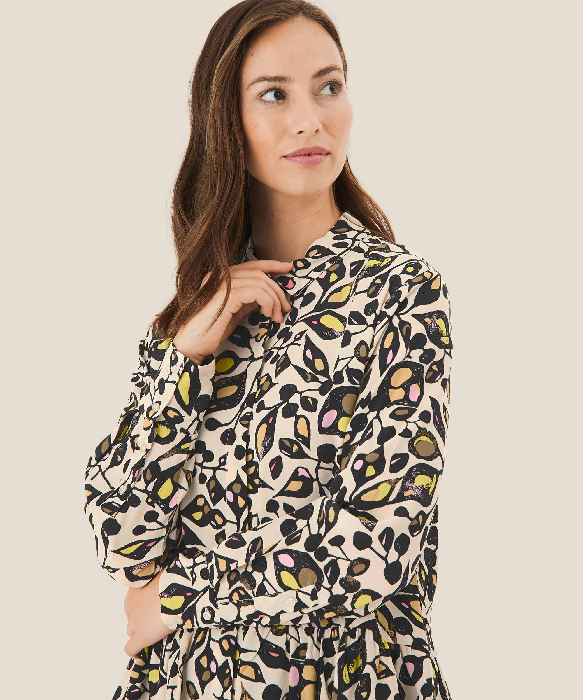 Viskosehemdbluse mit Schößchendetail, Capers