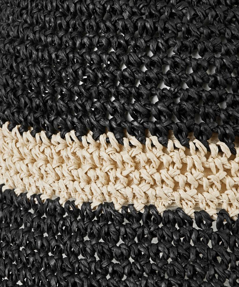 Rihatta Hut, Black