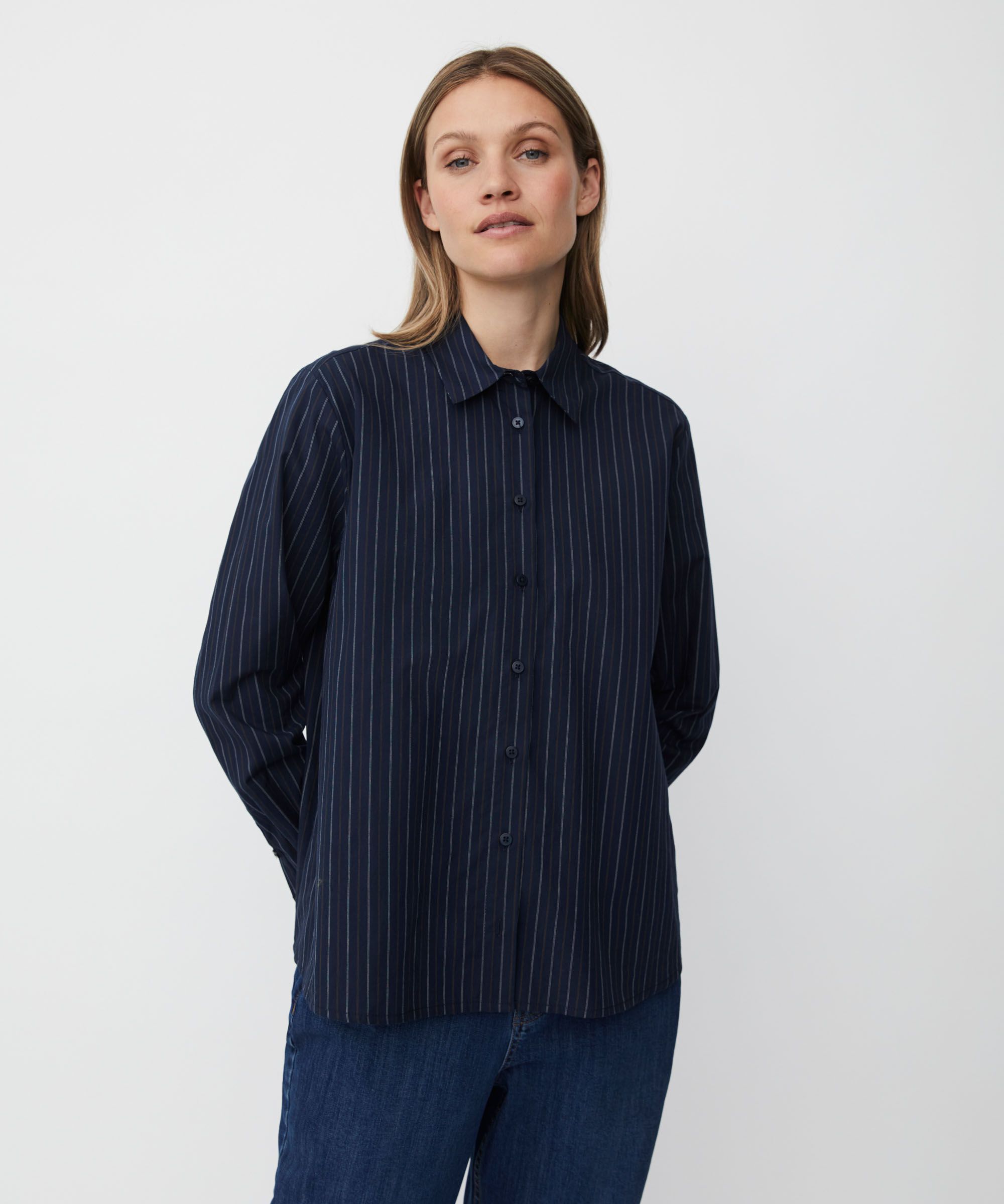 Nadelstreifen-Baumwollhemd mit längerem Rücken, Navy Blazer