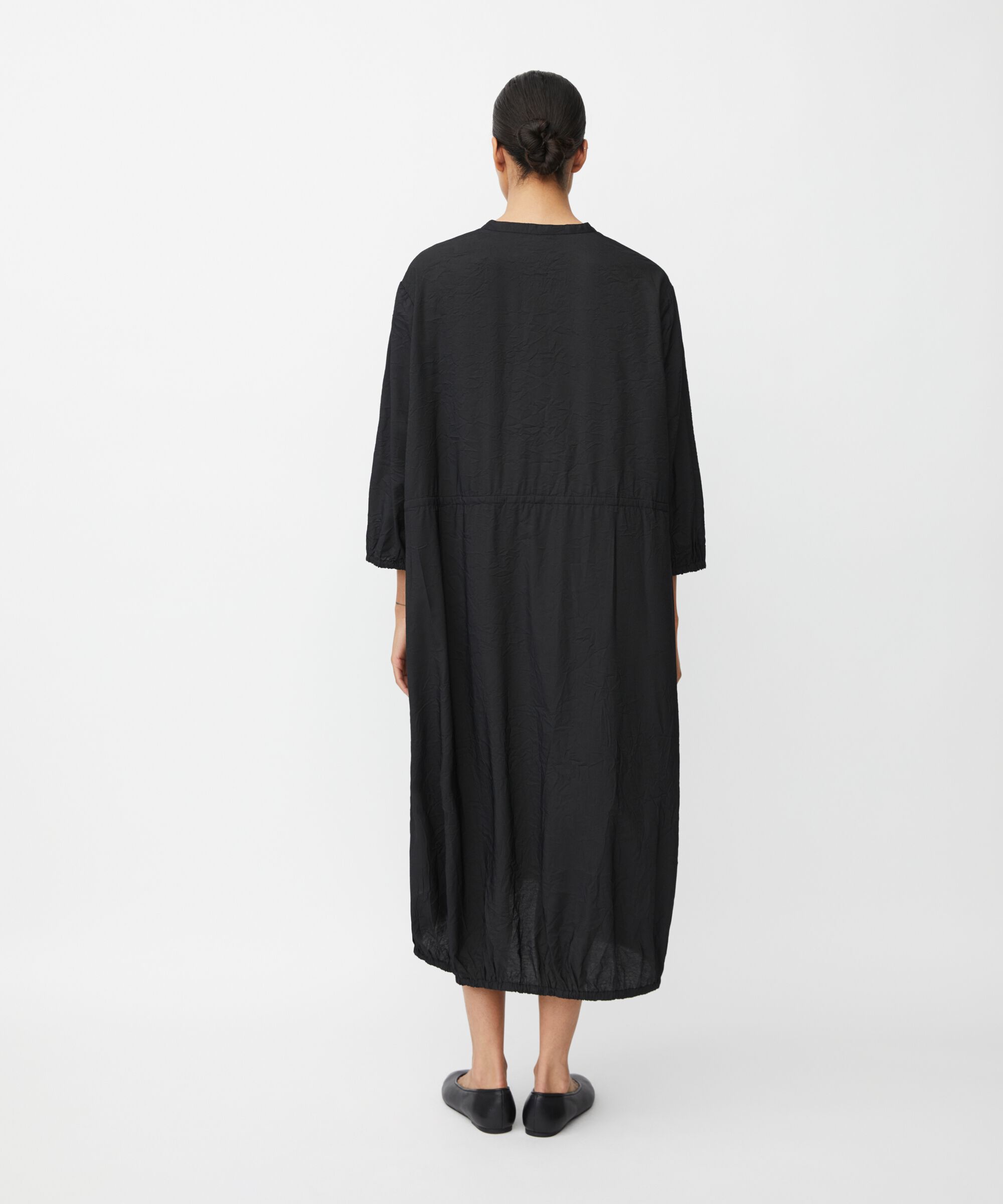 Viskosekleid mit elastischem Saum und Bindeband, Black
