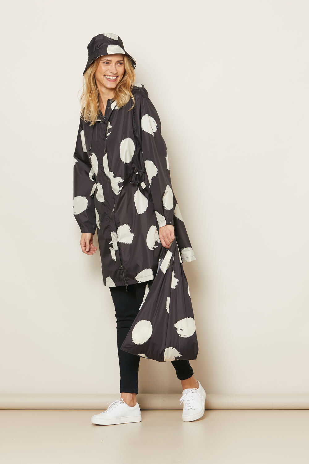 TINE MANTEL, Whitecap