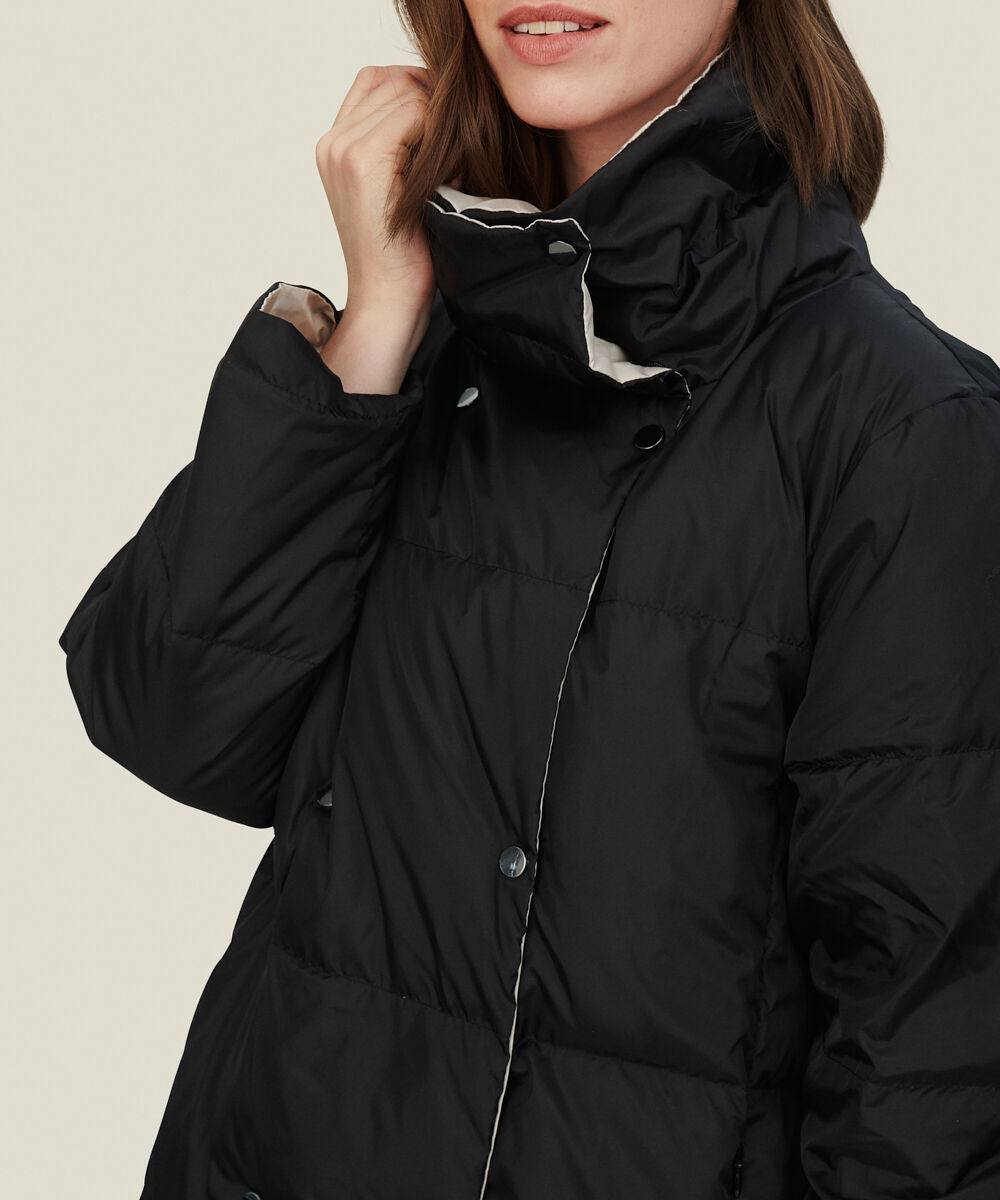 TUSNA DAUNENMANTEL, Black/Pumice