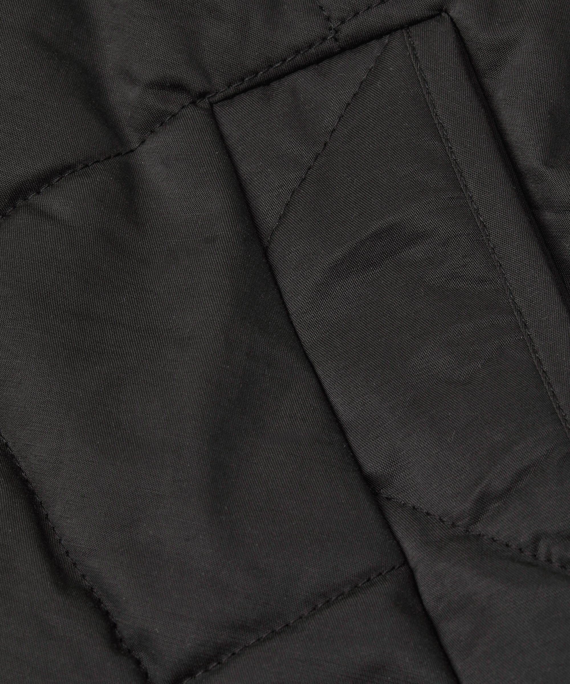 Steppmantel mit Kapuze, Black