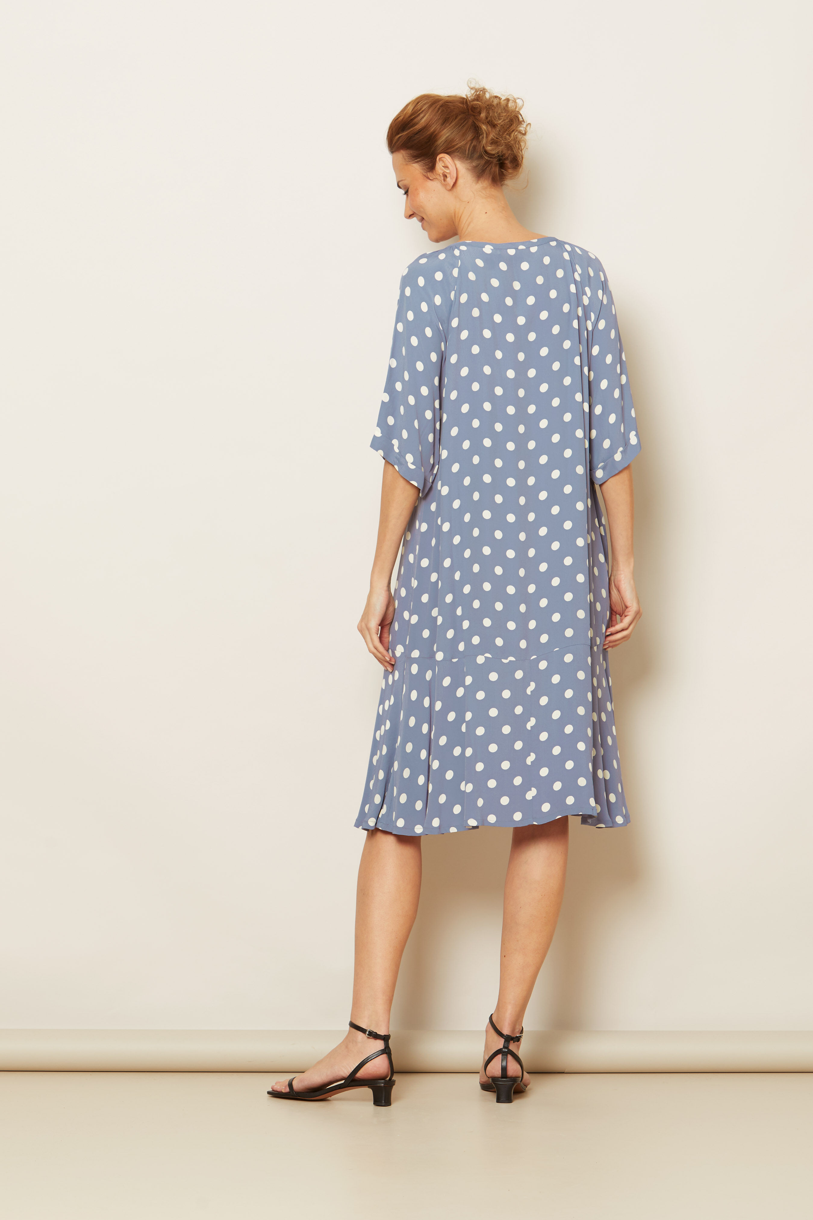 NEBIS KLEID, P. Impression