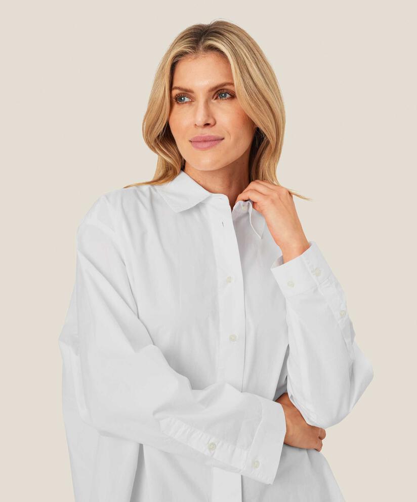 Baumwollhemdbluse Mit Abgerundeten Kanten Und Längerem Rücken, White
