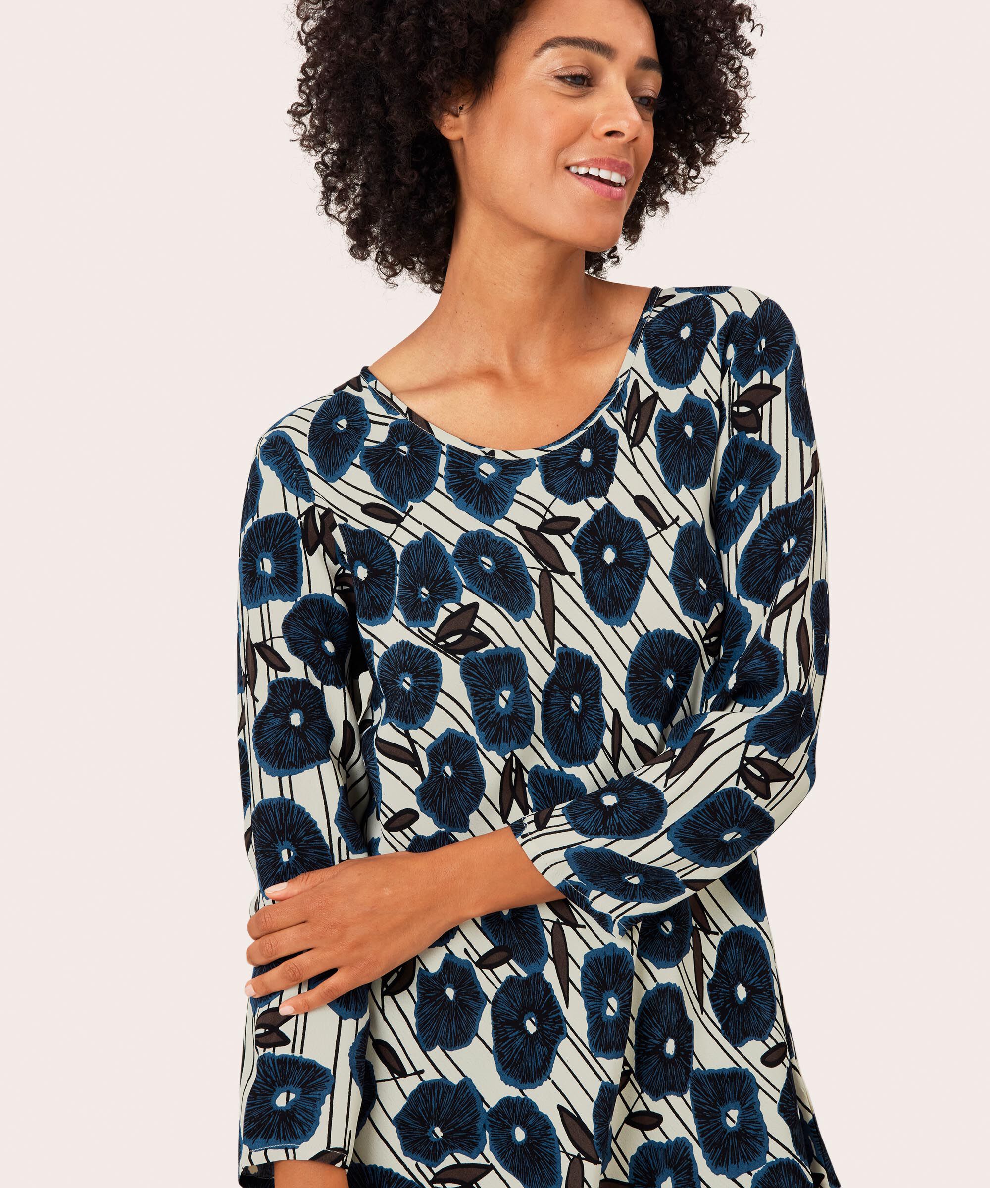 Kay Bluse, True Navy