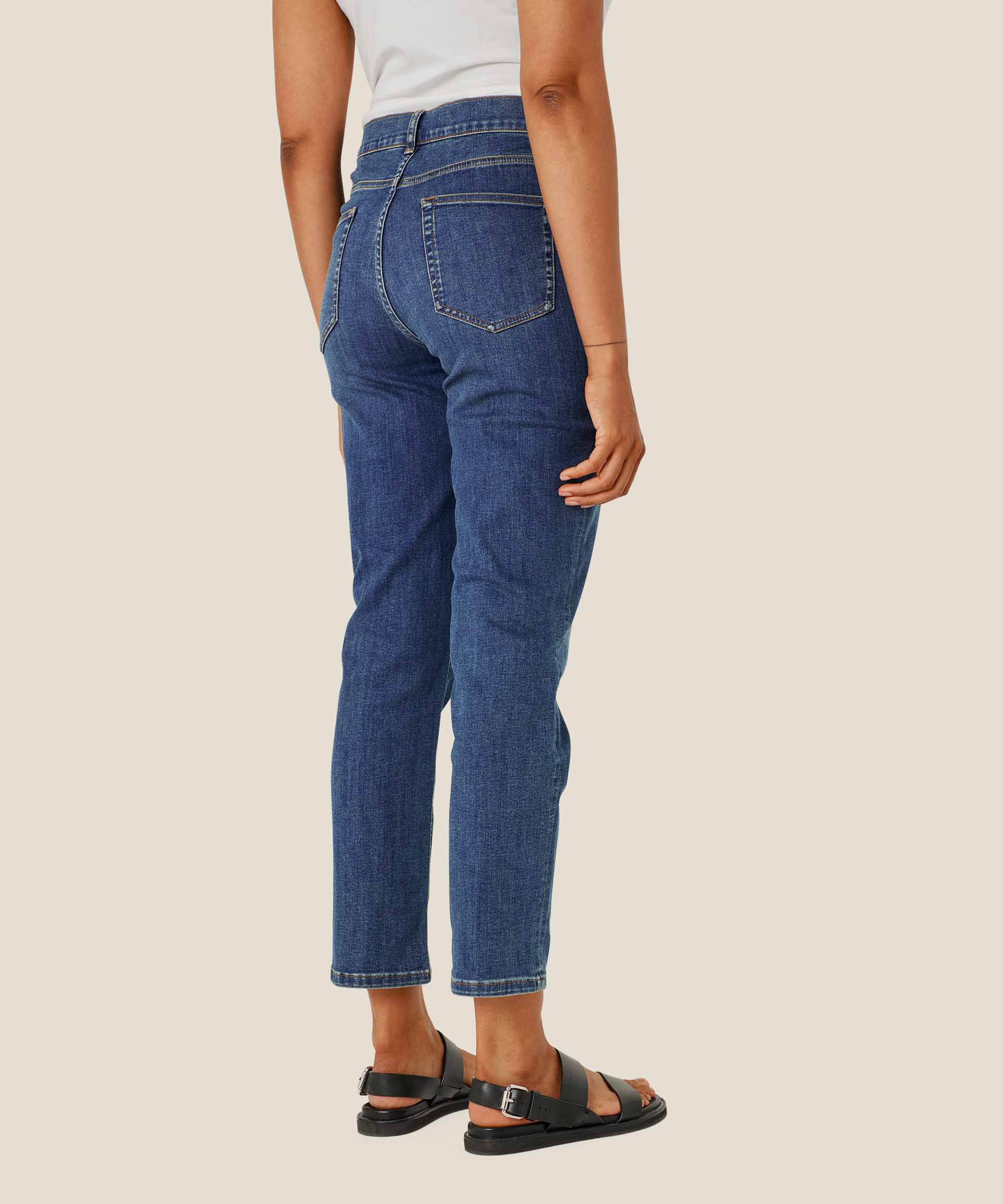 Stretchjeans mit schmalen Beinen, Basic Denim