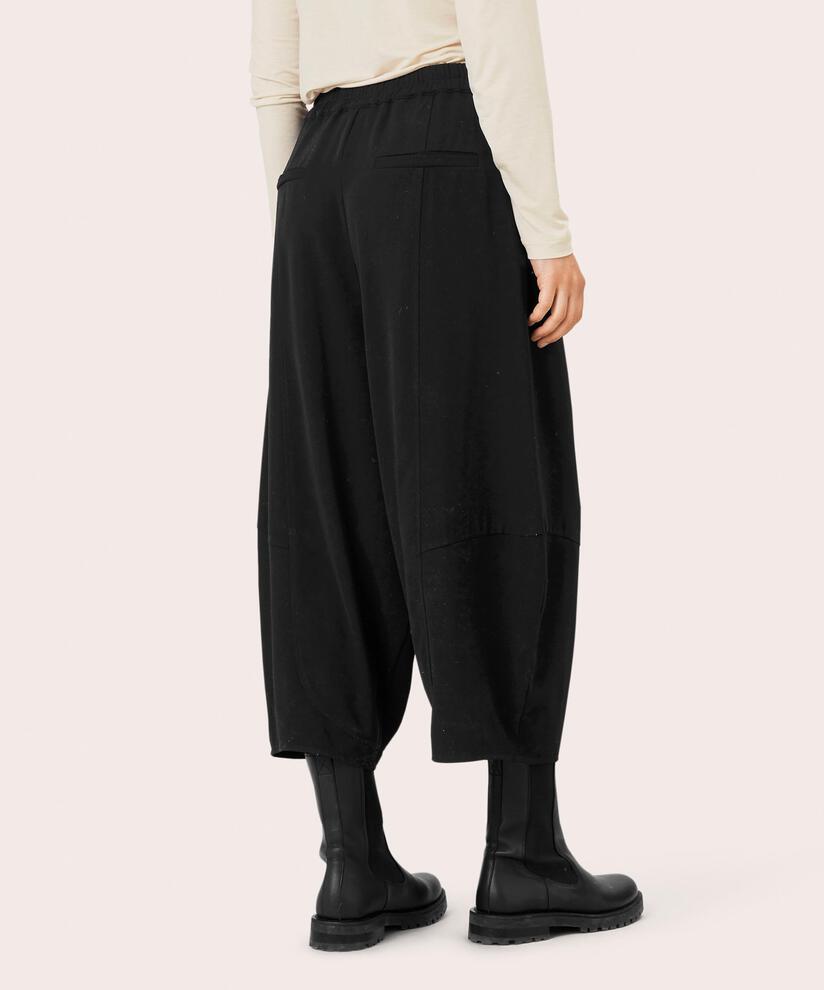 Peggy Hose, Black