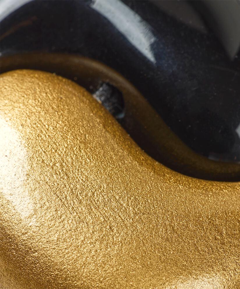 Halskette mit verstellbarer Länge und schwarzem und goldenem Anhänger, Gold