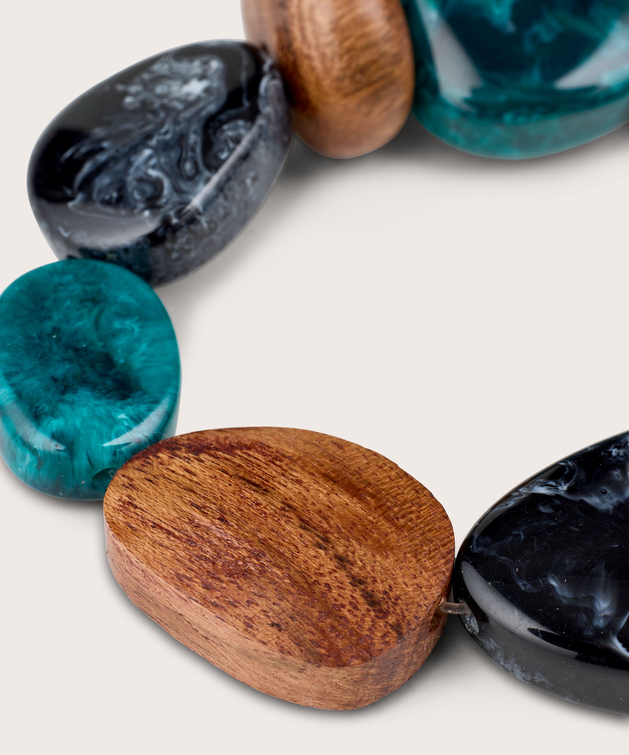 Armband mit farbigen Perlen, Teal