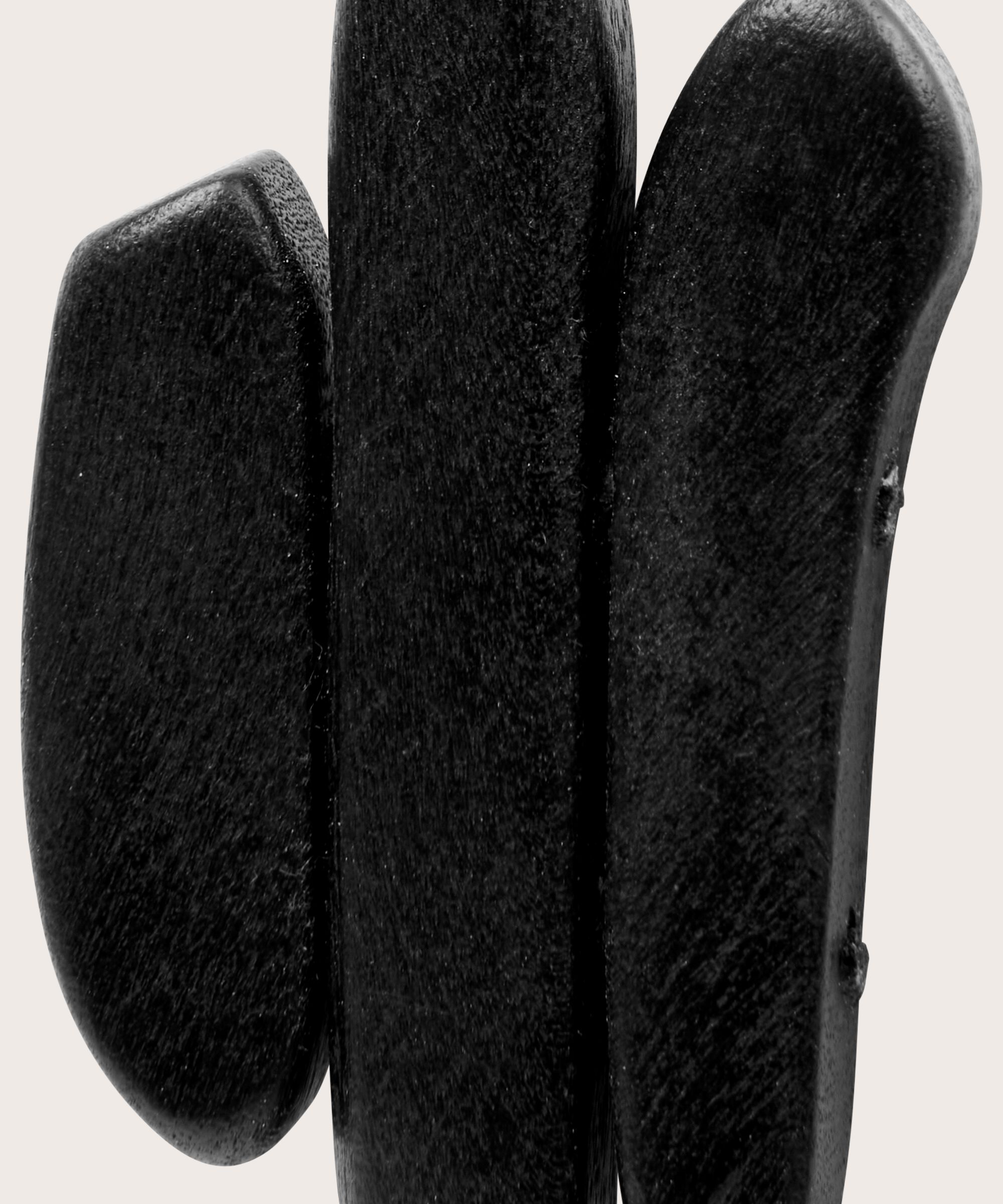 Ohrringe mit schwarzen Holzperlen, Black