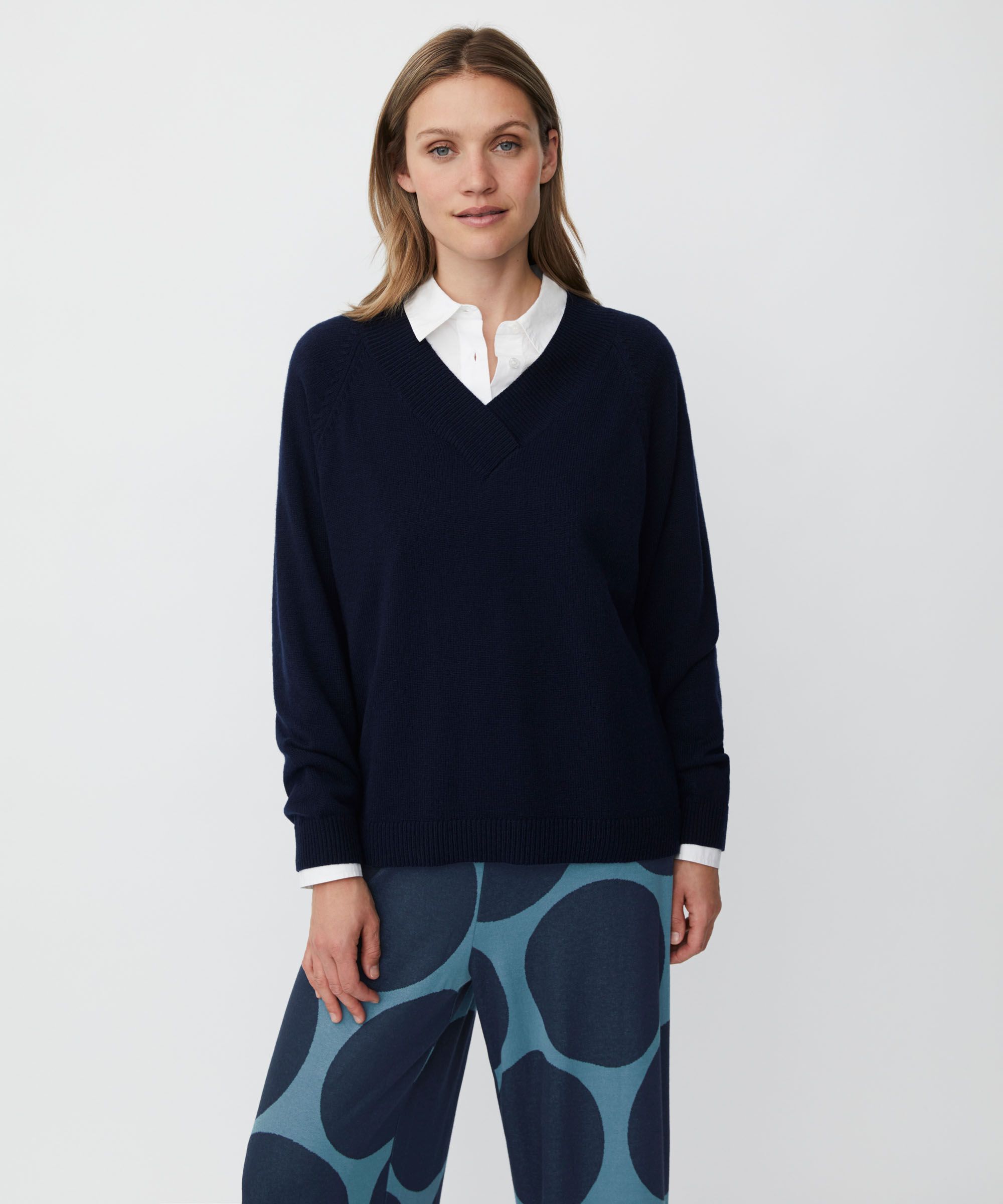 Pullover aus Wollmischung mit tiefem V-Ausschnitt, Navy Blazer